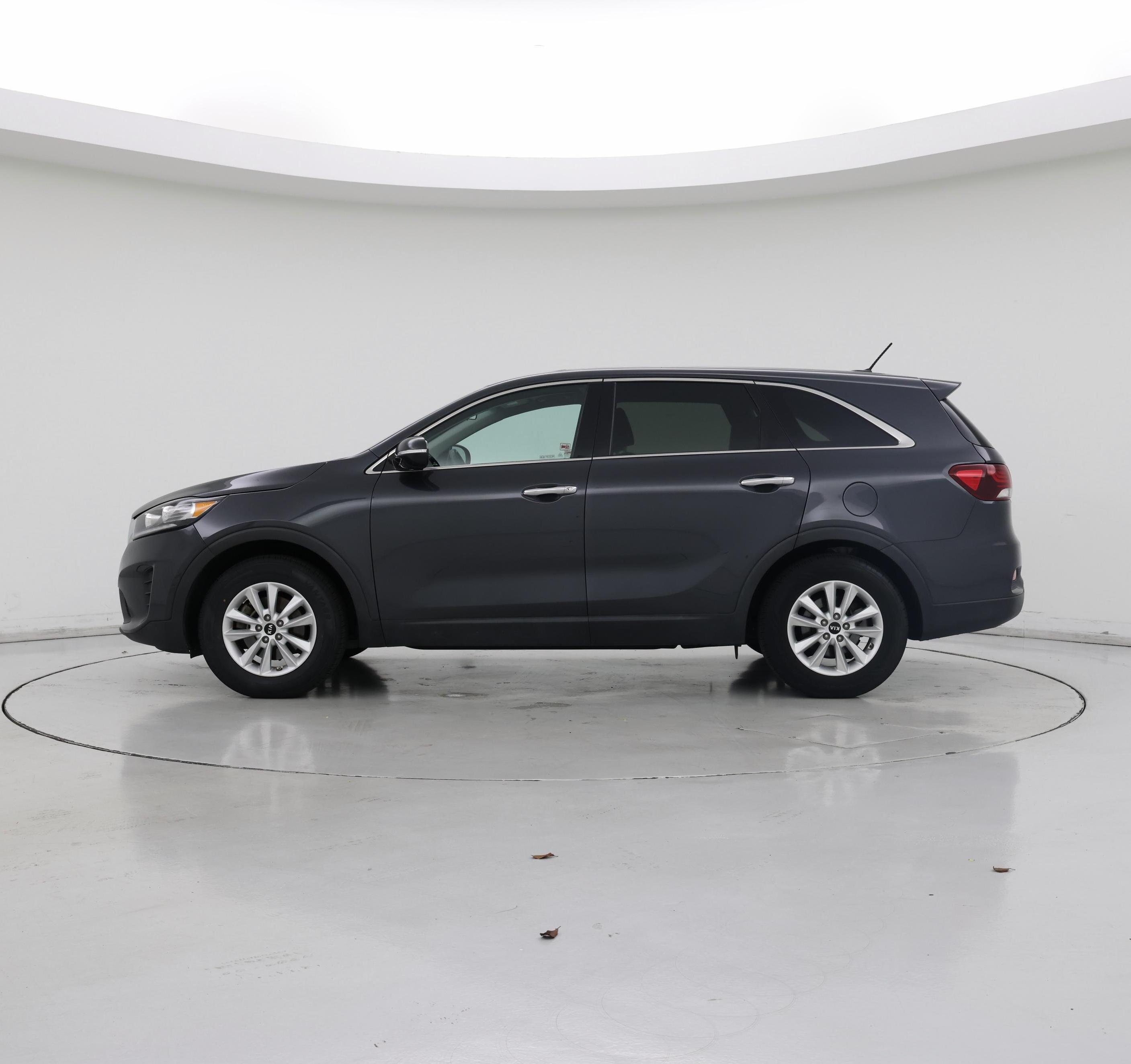 Thumbnail: 2019 Kia Sorento - 3
