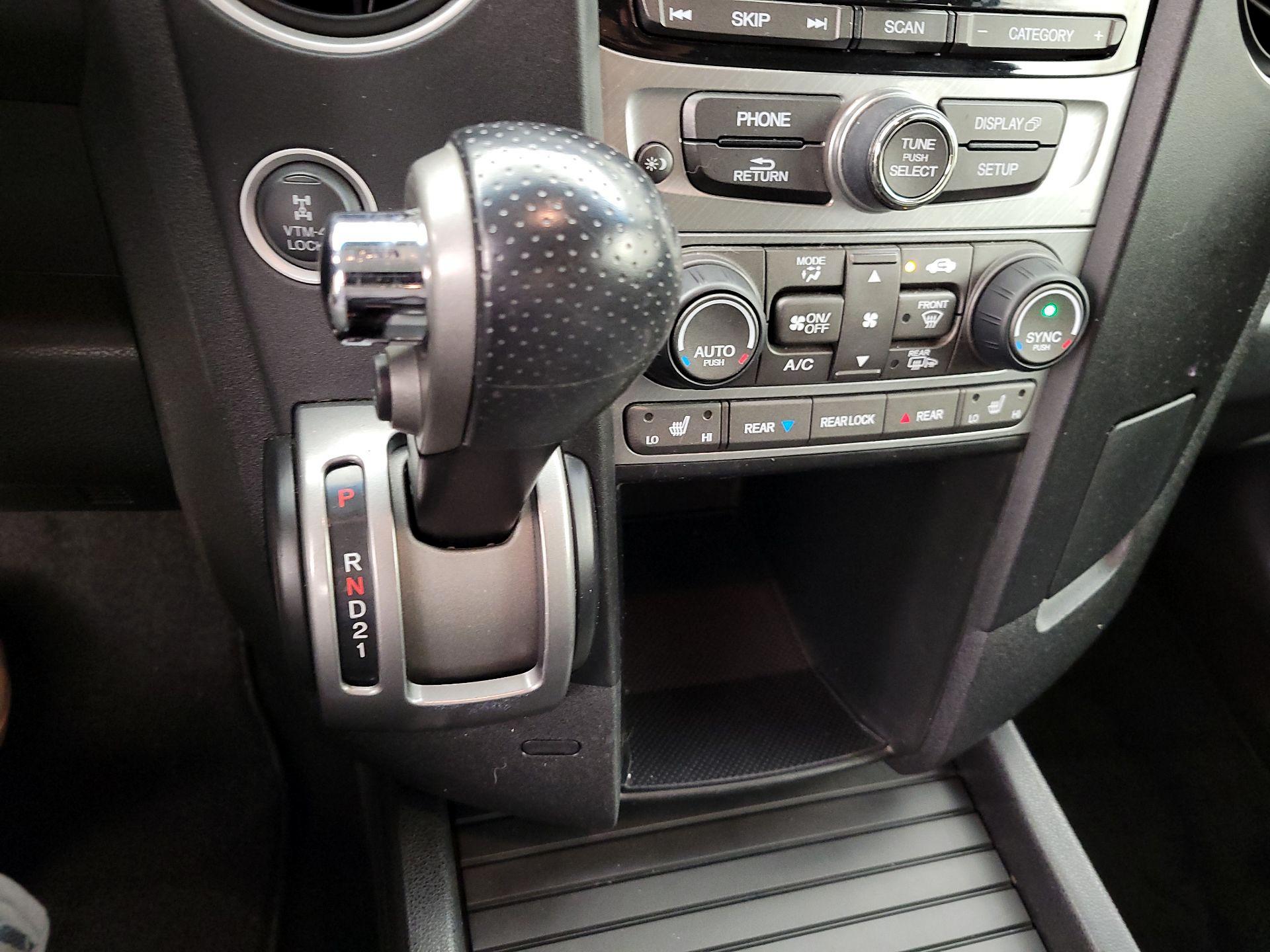Thumbnail: 2013 Honda Pilot - 17