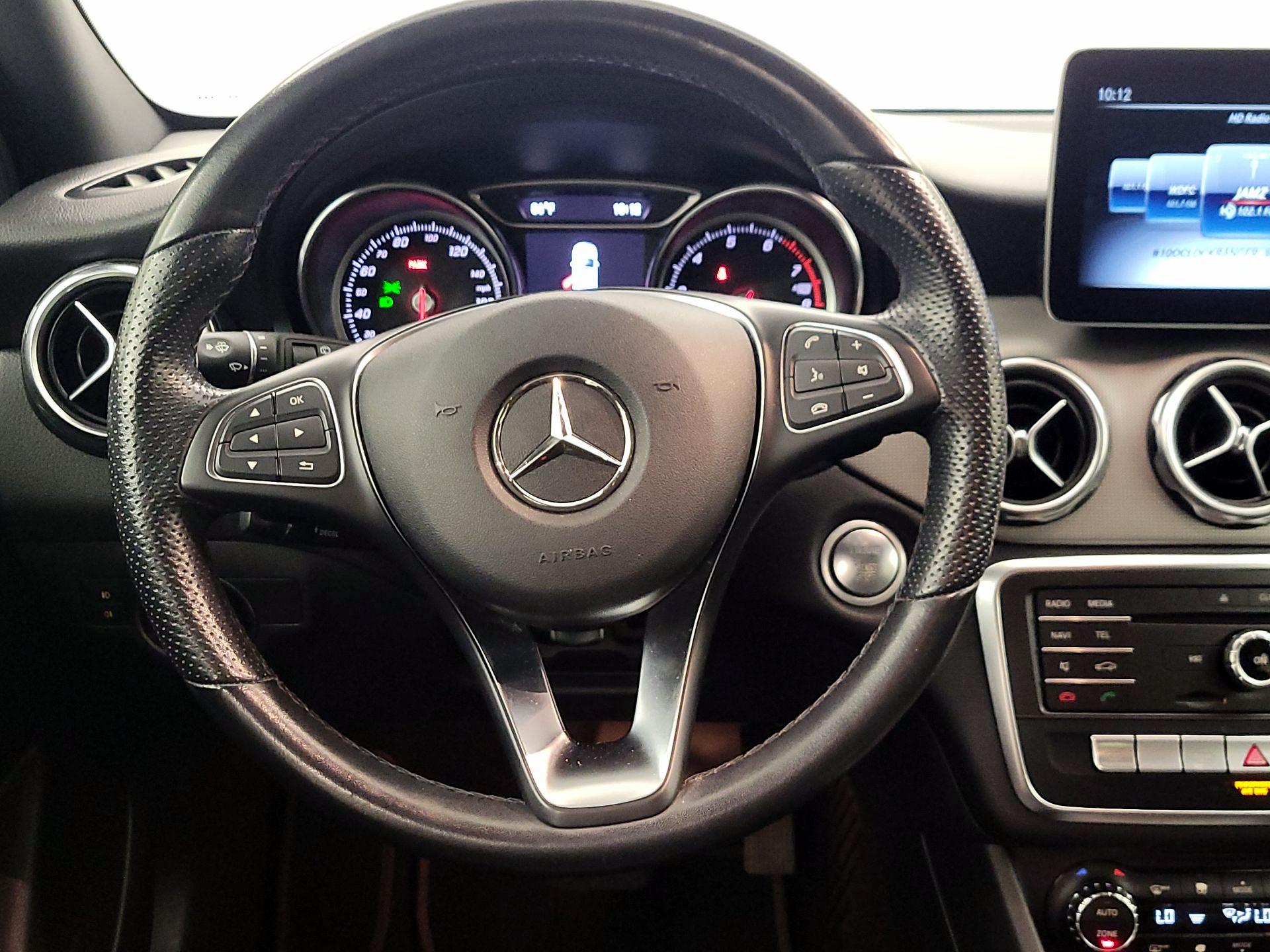 Thumbnail: 2020 Mercedes-Benz GLA - 10