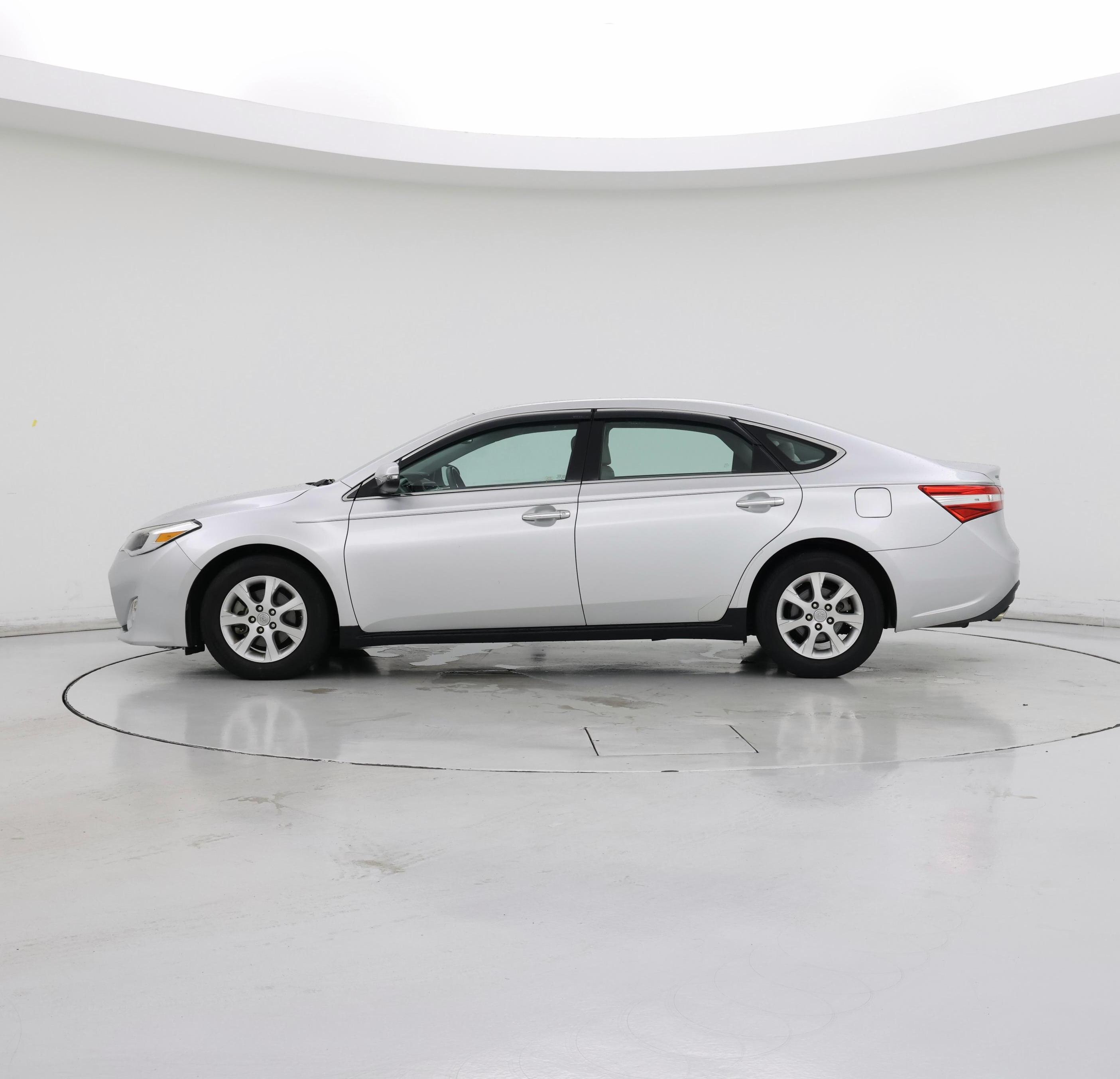 Thumbnail: 2013 Toyota Avalon - 3
