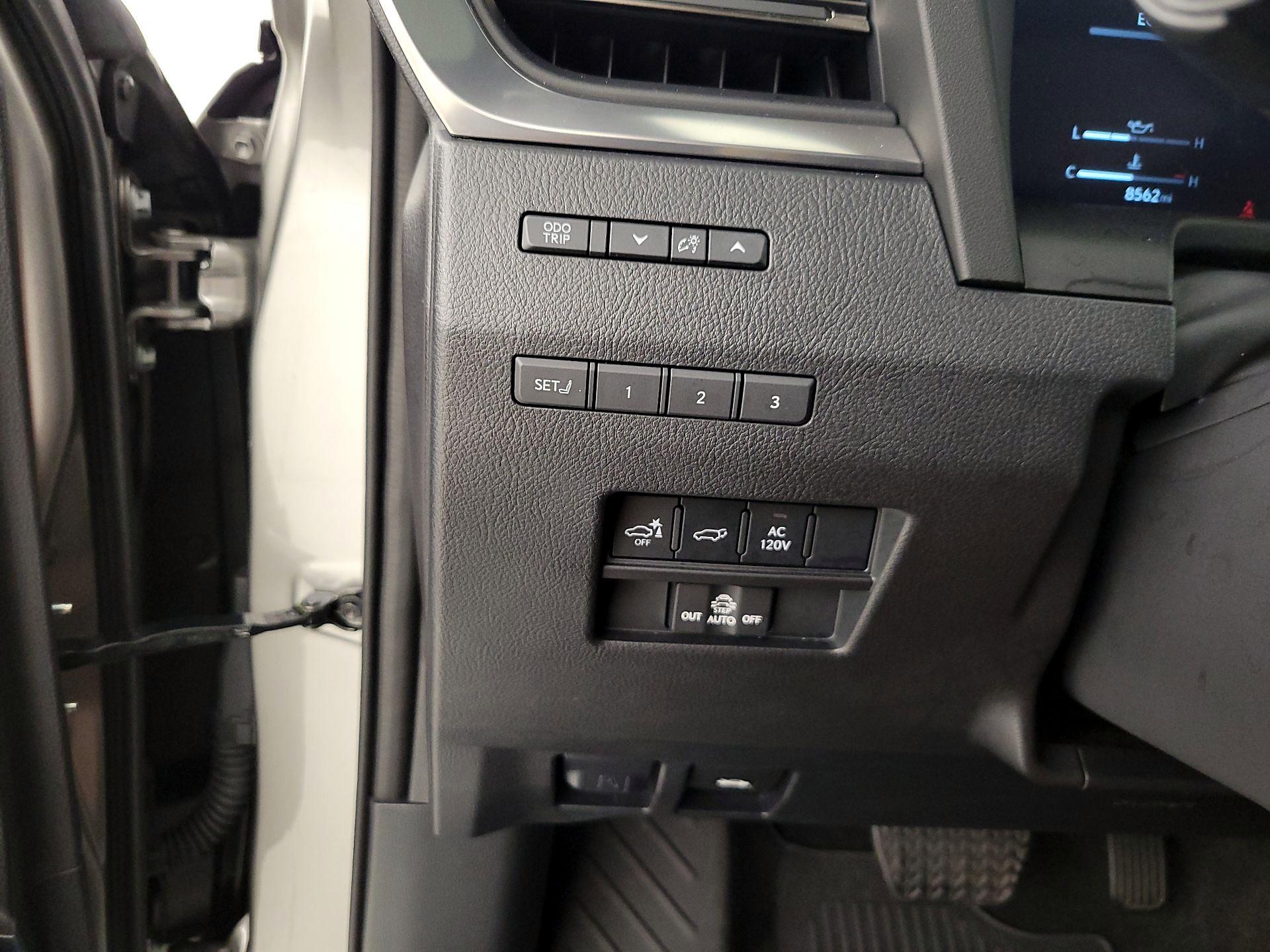Thumbnail: 2024 Lexus GX - 13