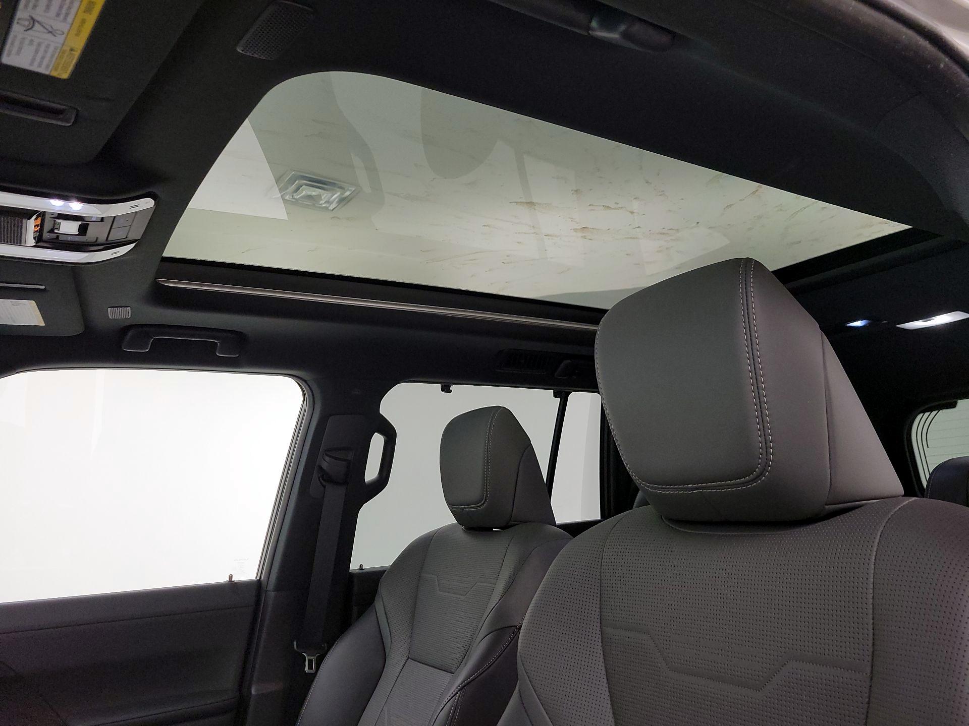 Thumbnail: 2024 Lexus GX - 19
