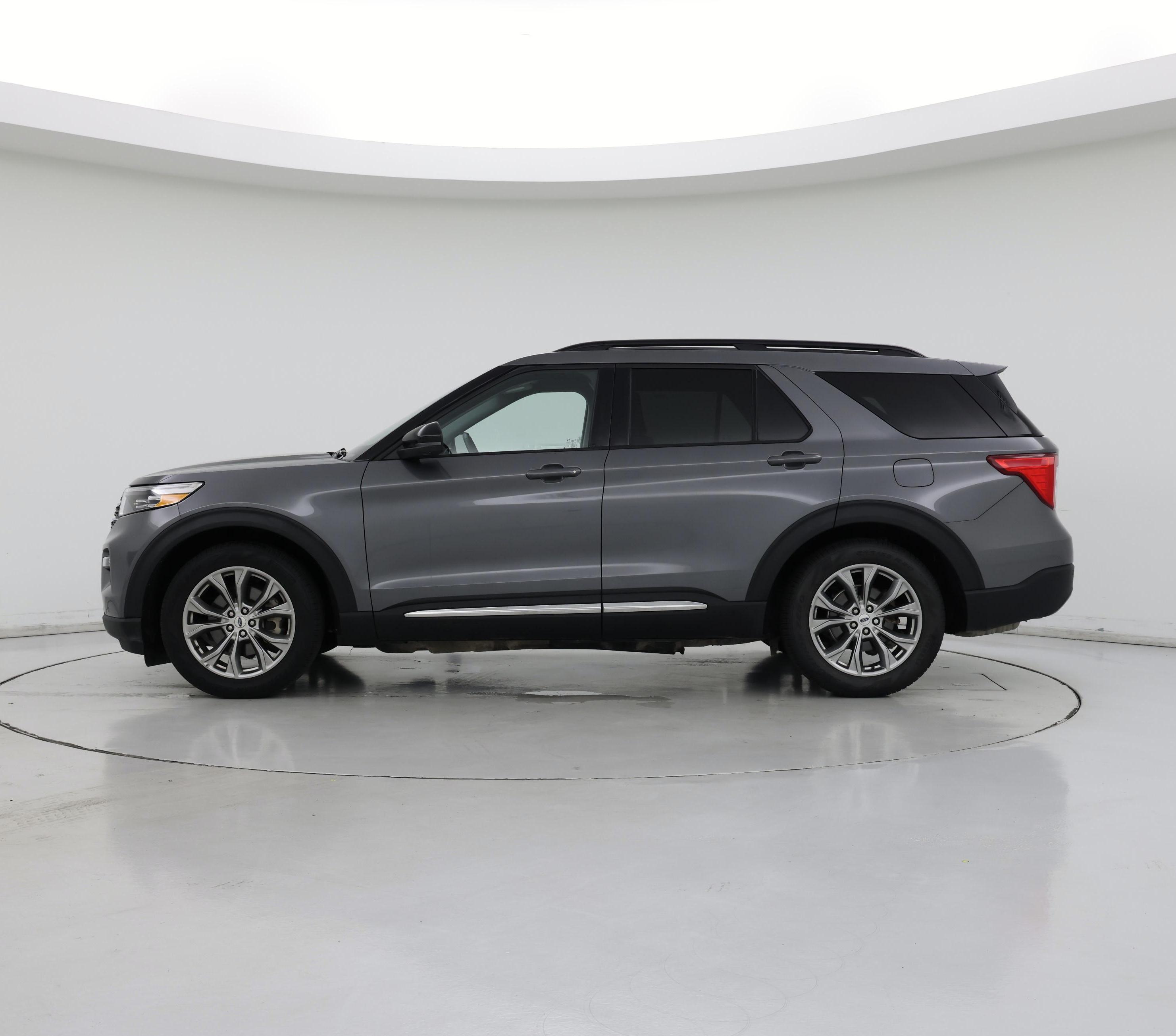Thumbnail: 2022 Ford Explorer - 3