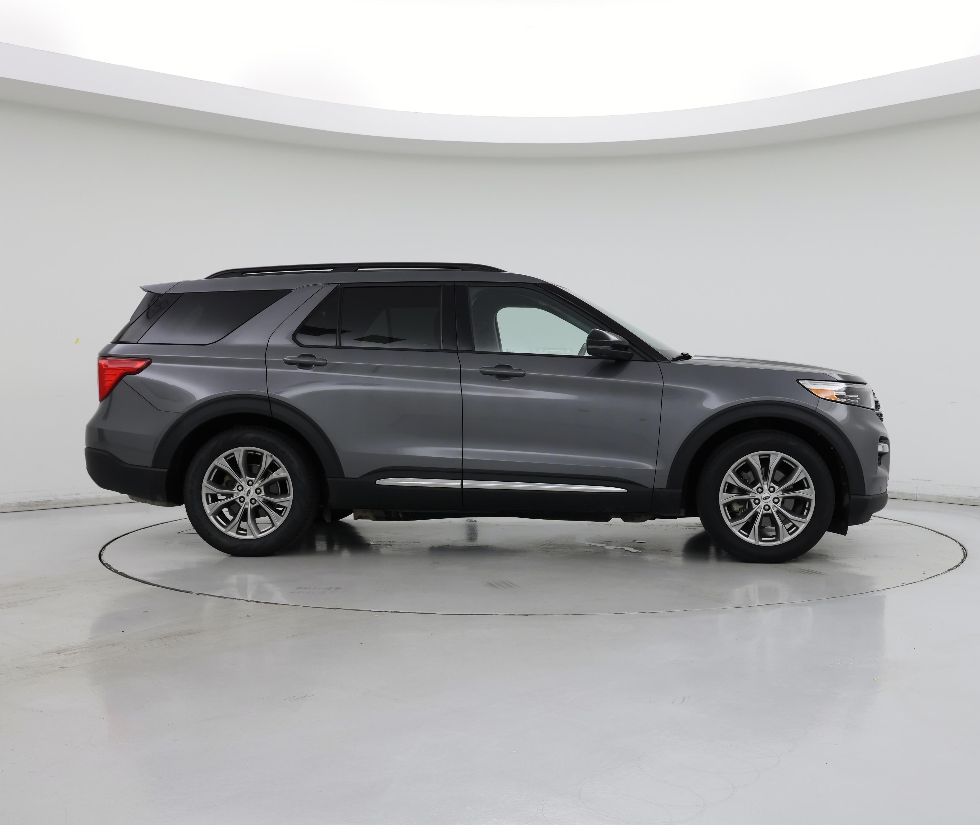 Thumbnail: 2022 Ford Explorer - 7