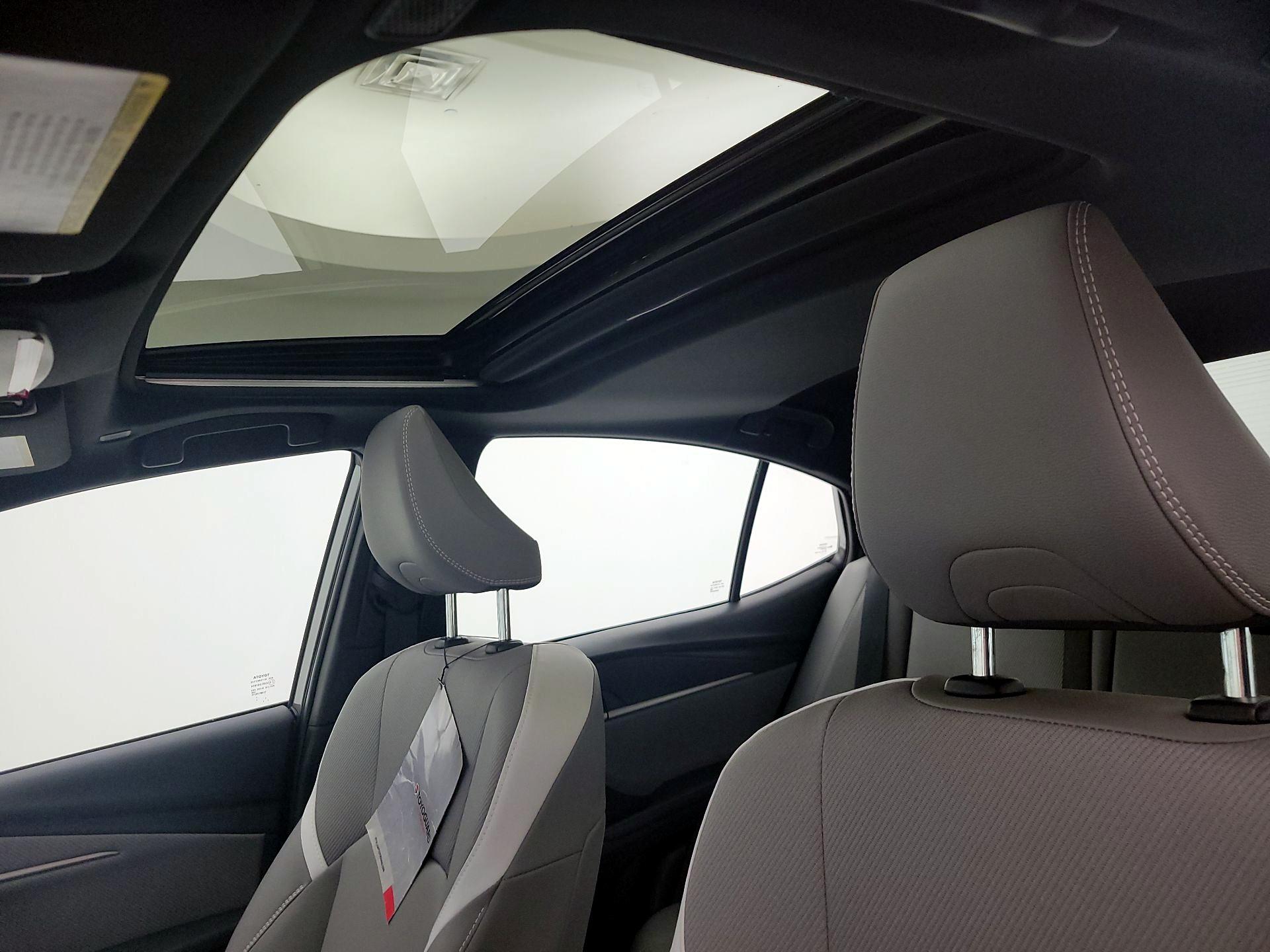 Thumbnail: 2025 Toyota Camry - 19