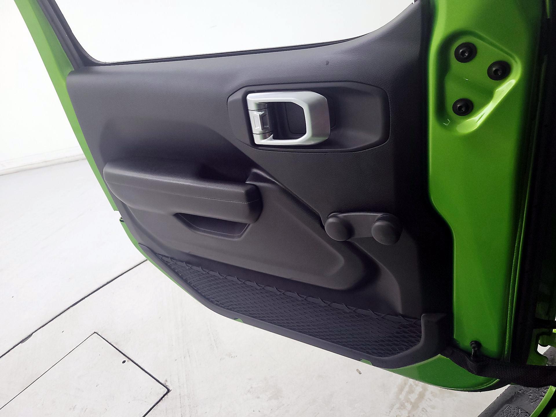 Thumbnail: 2019 Jeep Wrangler - 12