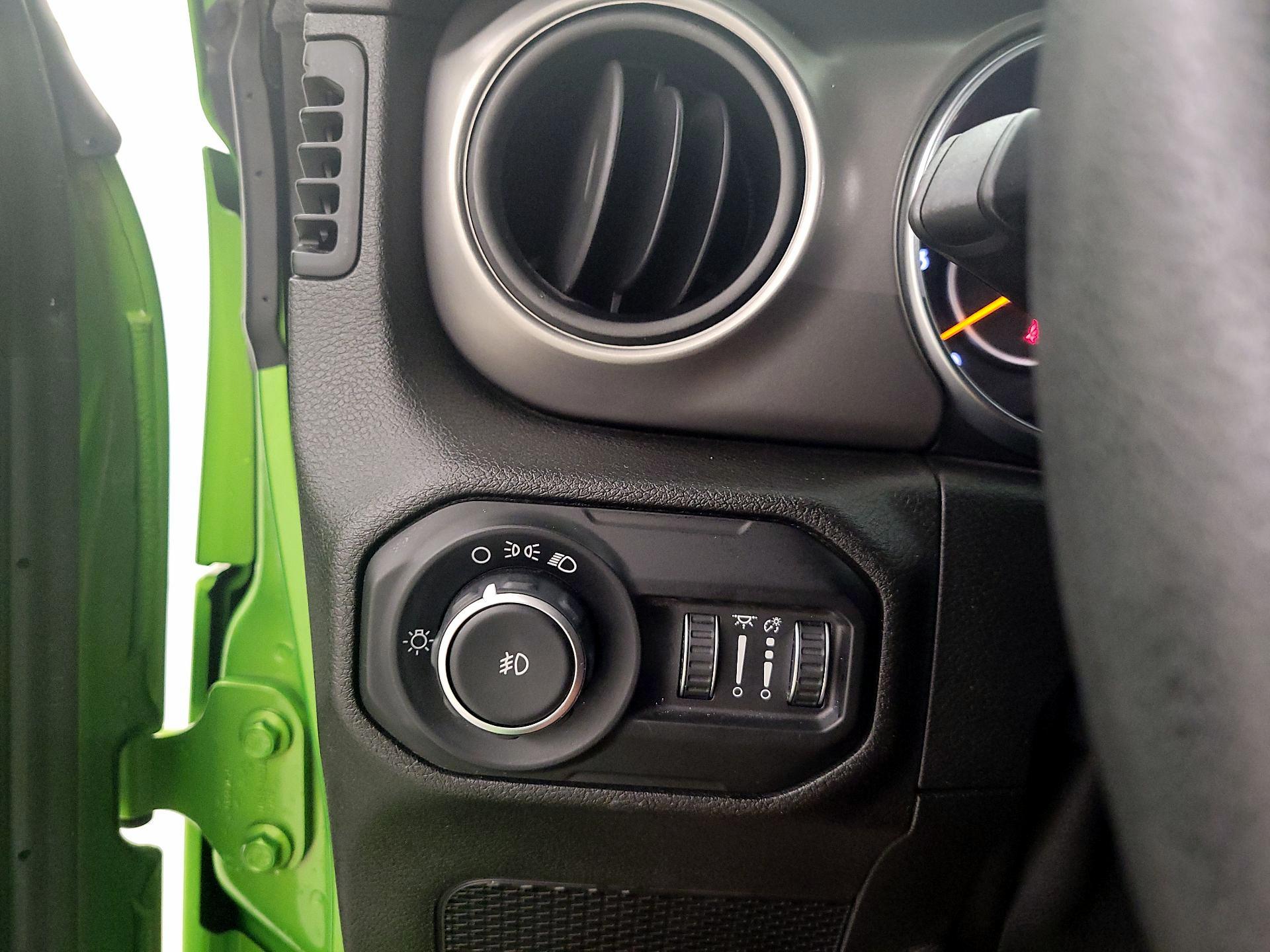 Thumbnail: 2019 Jeep Wrangler - 13