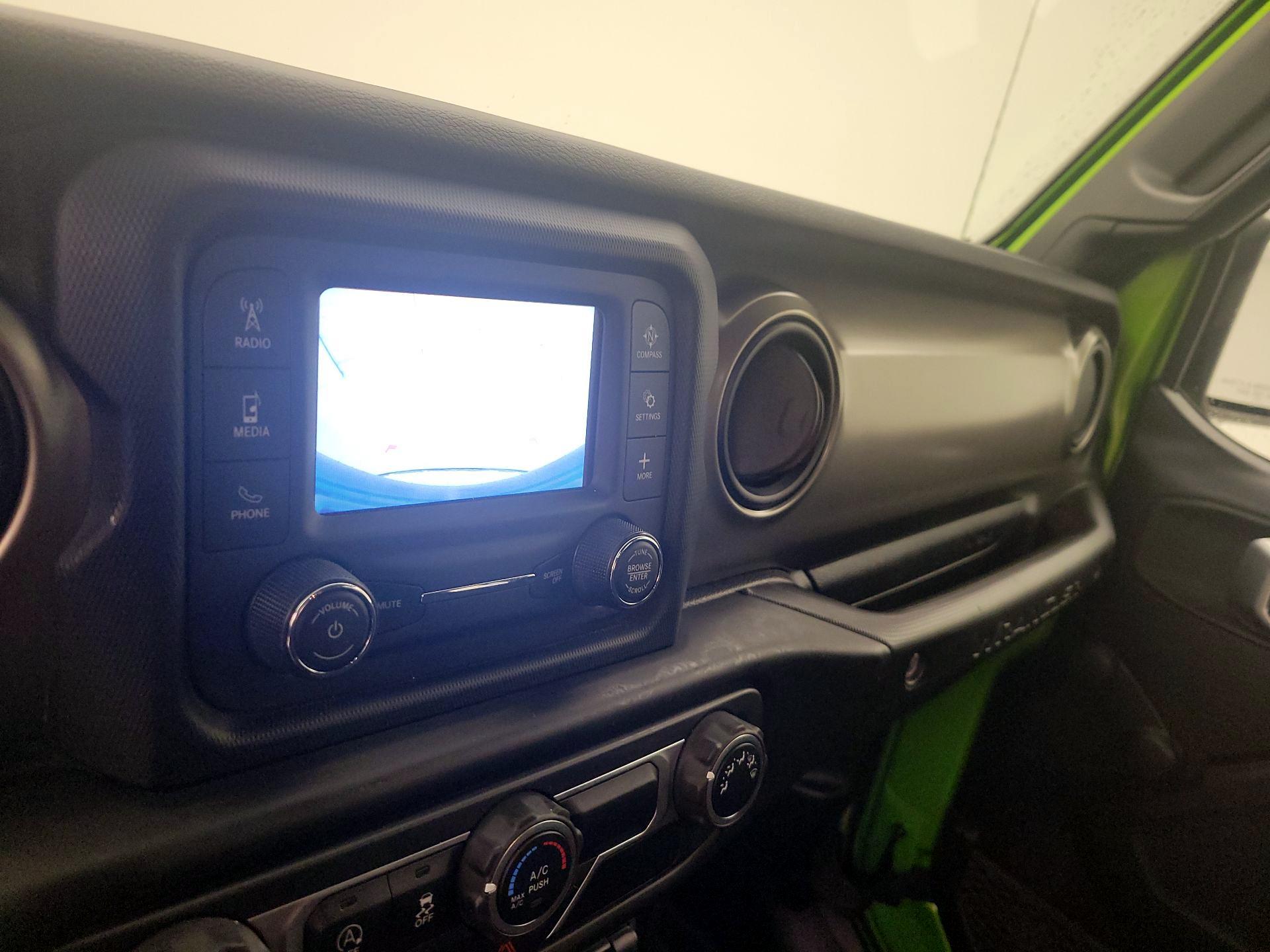 Thumbnail: 2019 Jeep Wrangler - 14