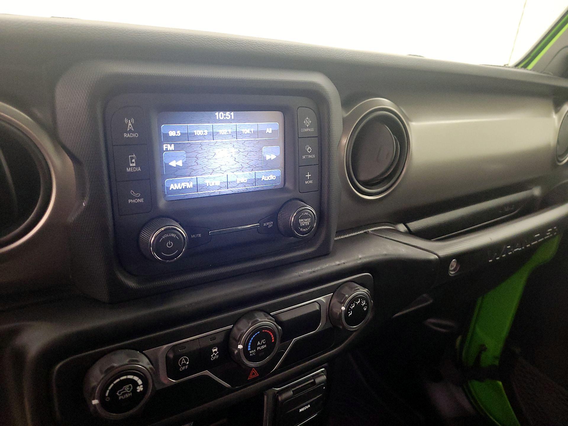 Thumbnail: 2019 Jeep Wrangler - 15