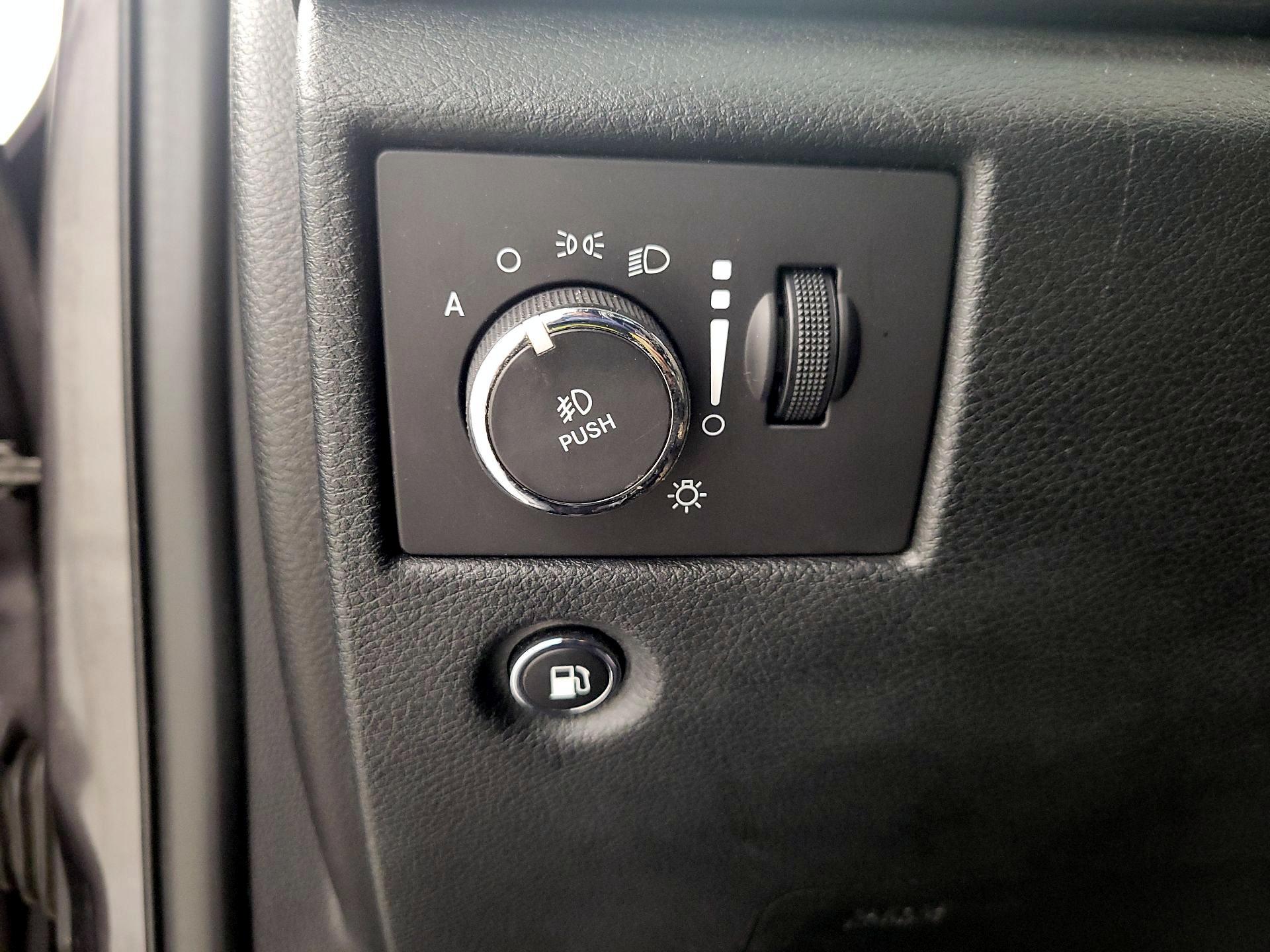 Thumbnail: 2016 Jeep Grand Cherokee - 13
