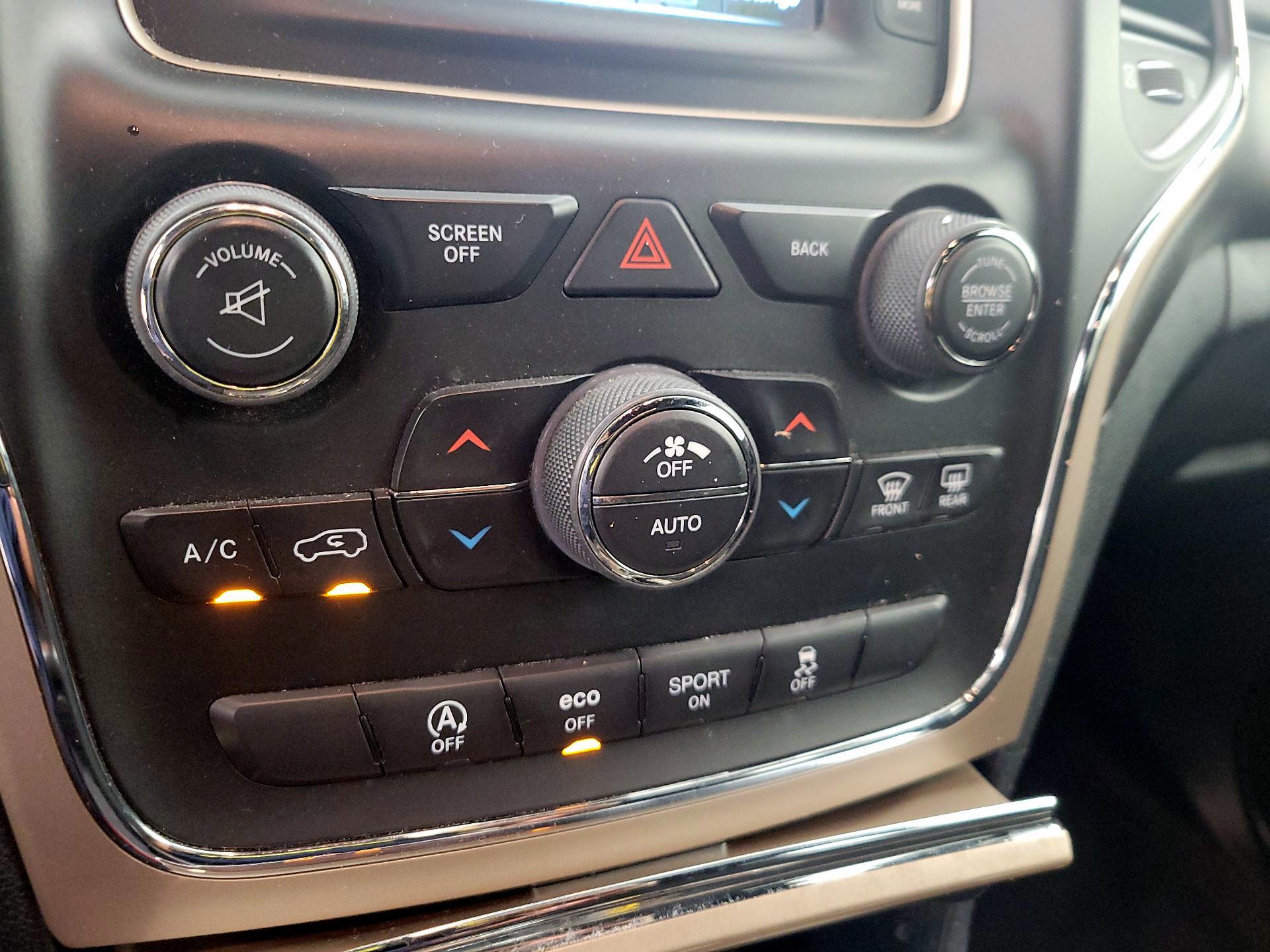 Thumbnail: 2016 Jeep Grand Cherokee - 15