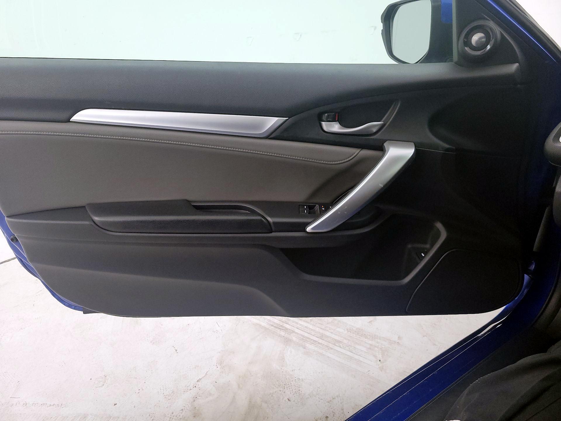 Thumbnail: 2016 Honda Civic - 12