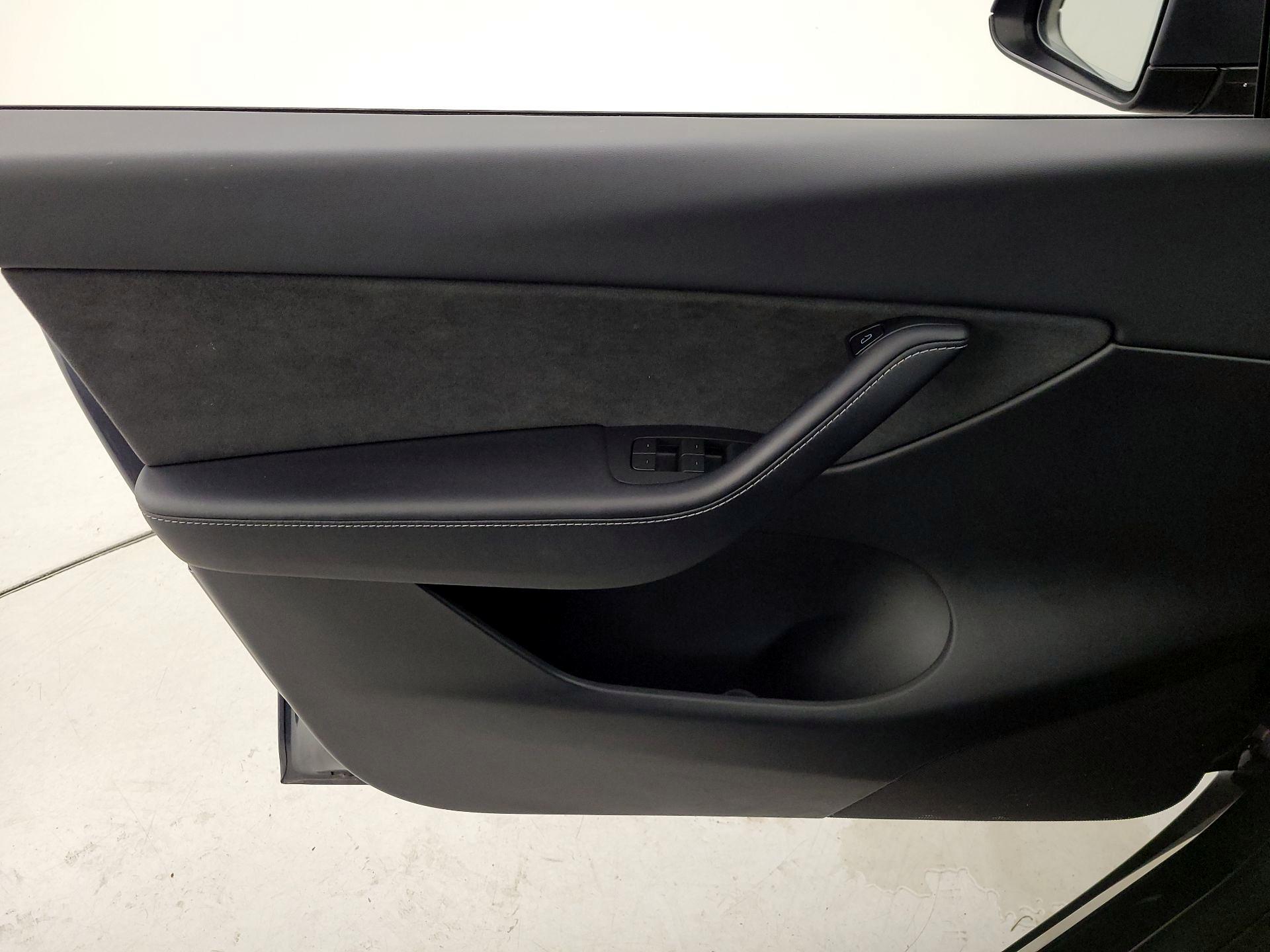 Thumbnail: 2022 Tesla Model Y - 12