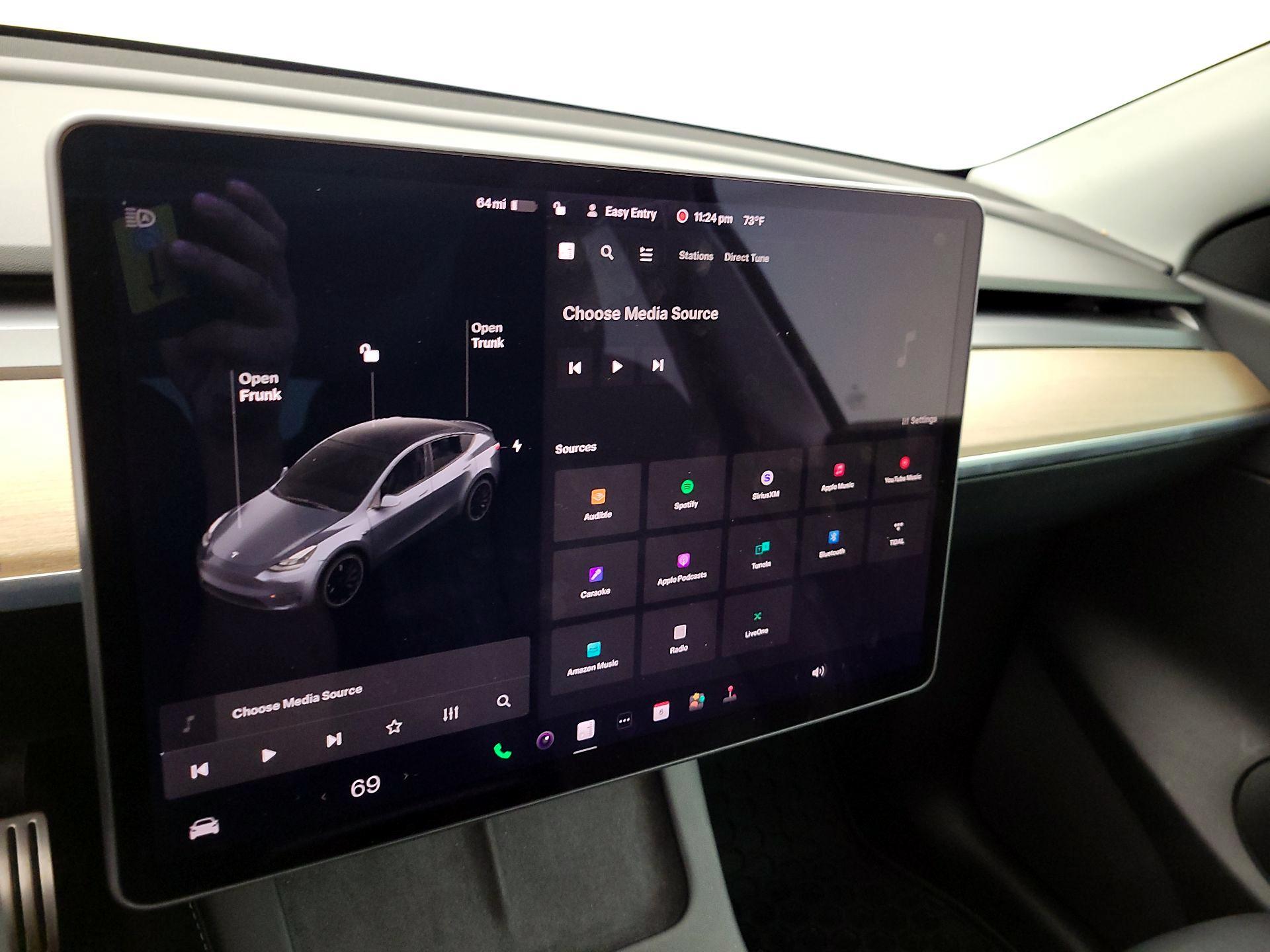 Thumbnail: 2022 Tesla Model Y - 15