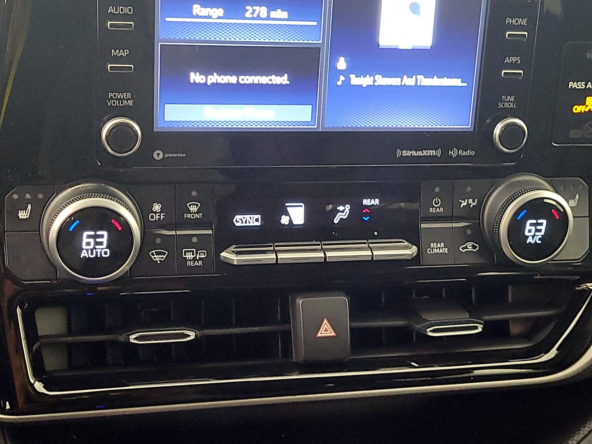Thumbnail: 2021 Toyota Highlander - 16