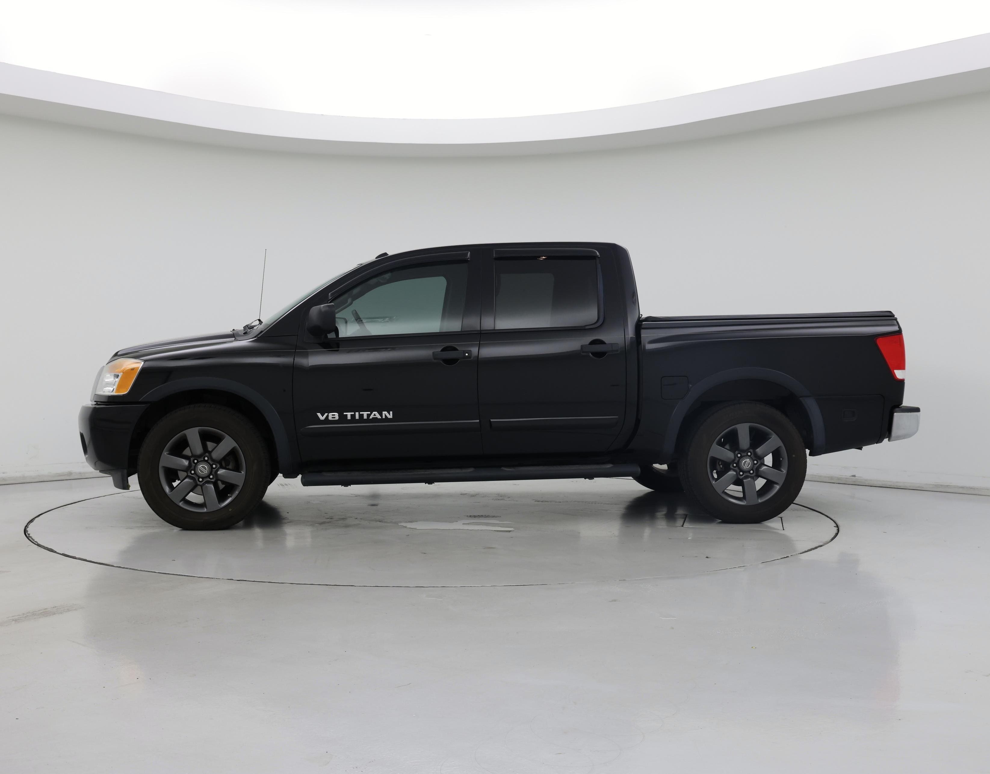 Thumbnail: 2015 Nissan Titan - 3
