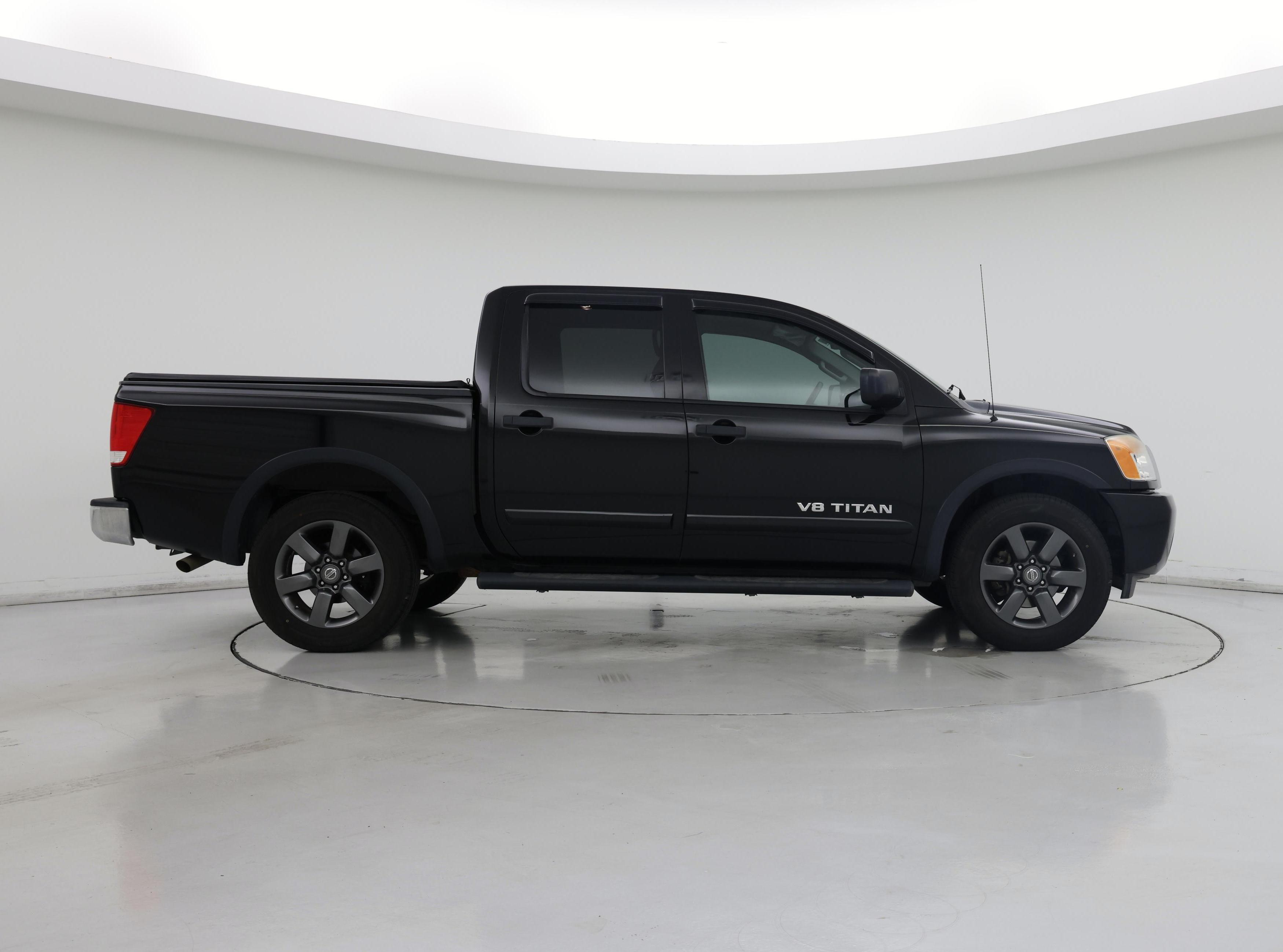 Thumbnail: 2015 Nissan Titan - 7