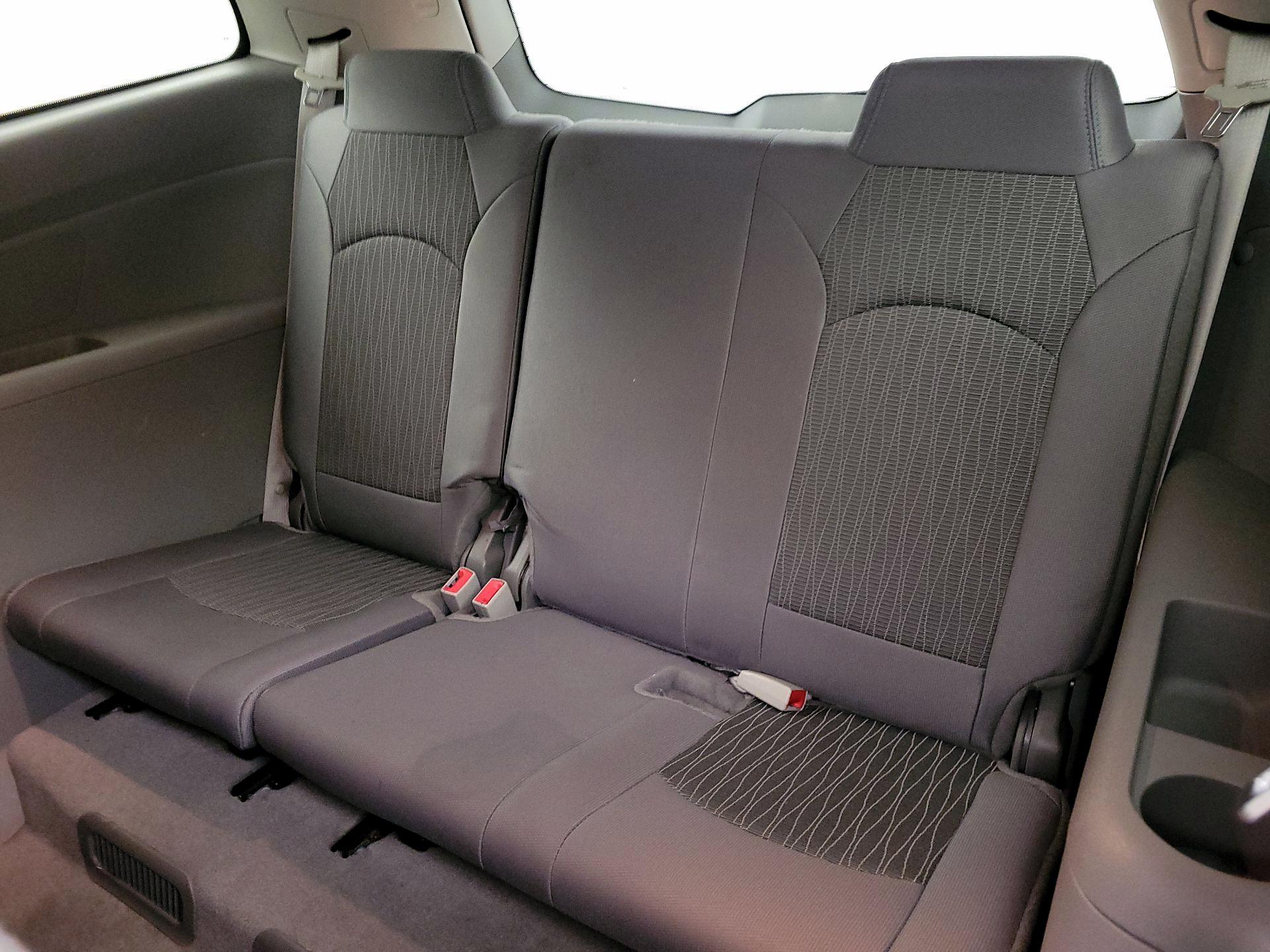 Thumbnail: 2015 Chevrolet Traverse - 19