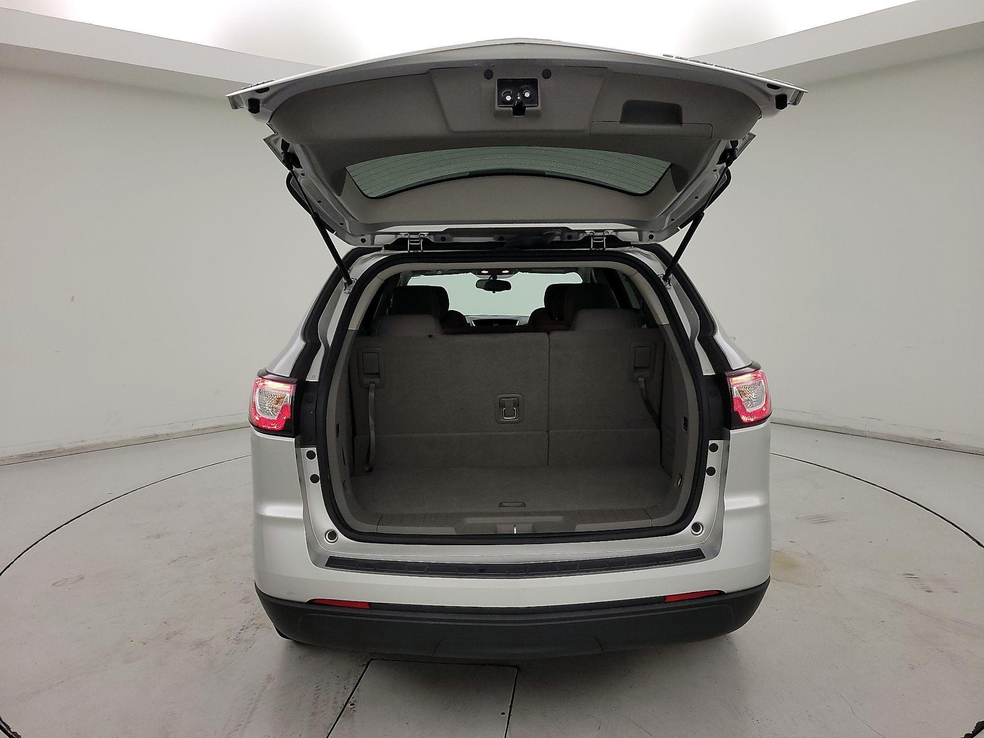 Thumbnail: 2015 Chevrolet Traverse - 20
