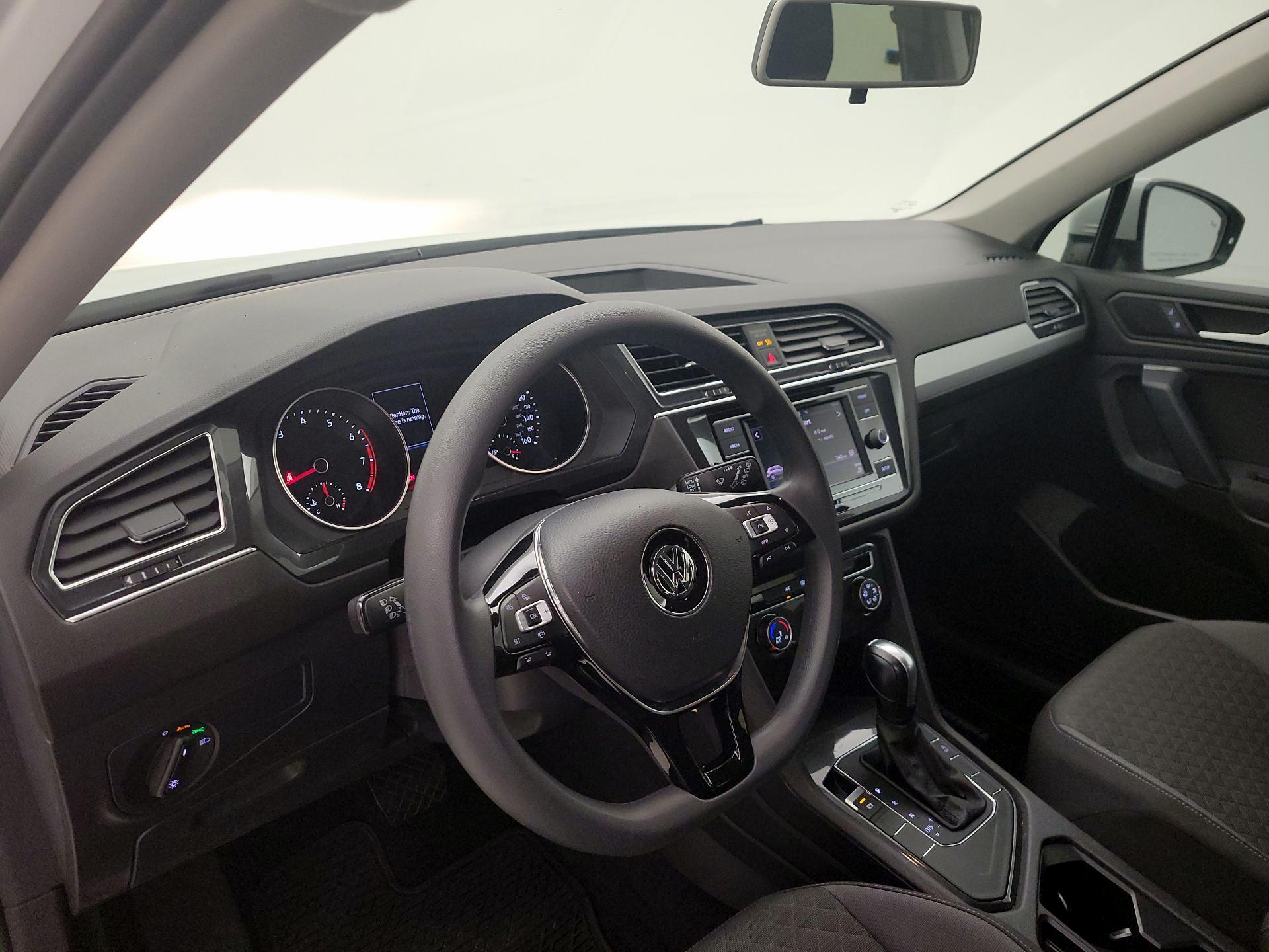 Thumbnail: 2019 Volkswagen Tiguan - 9