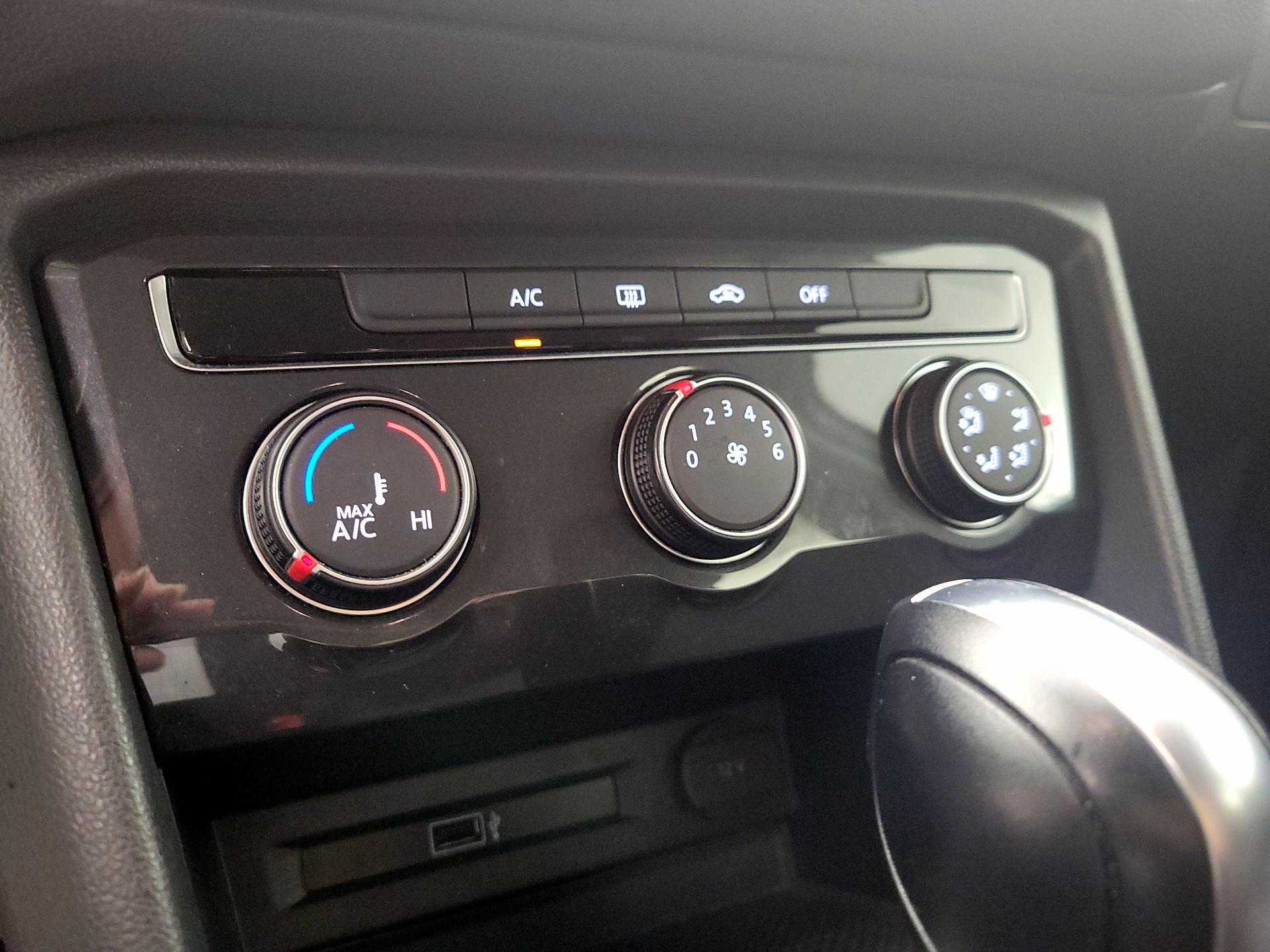 Thumbnail: 2019 Volkswagen Tiguan - 16