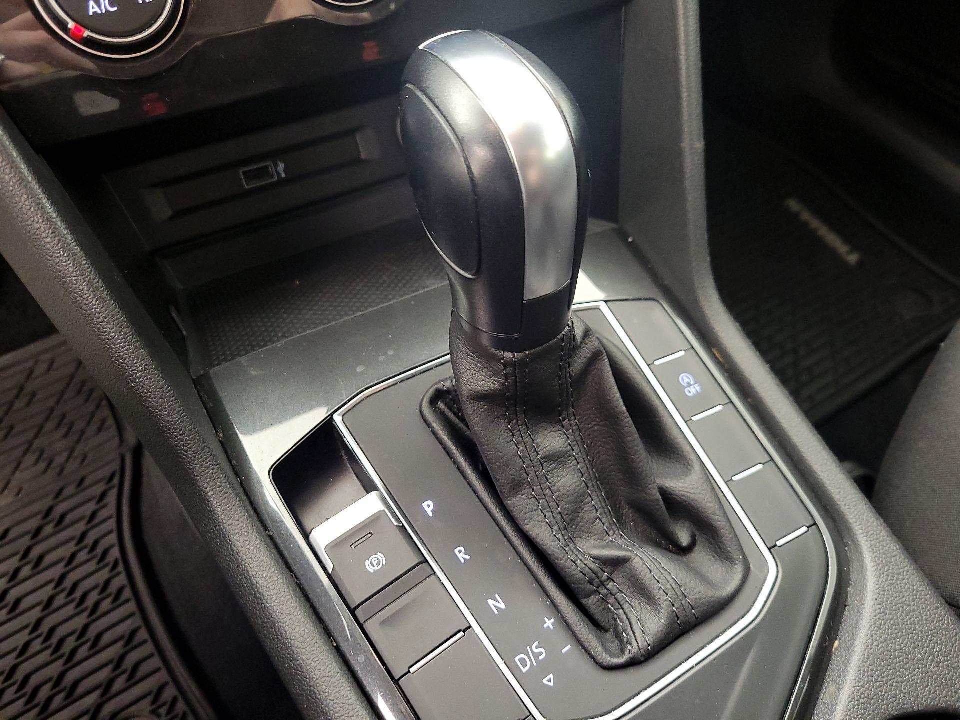 Thumbnail: 2019 Volkswagen Tiguan - 17