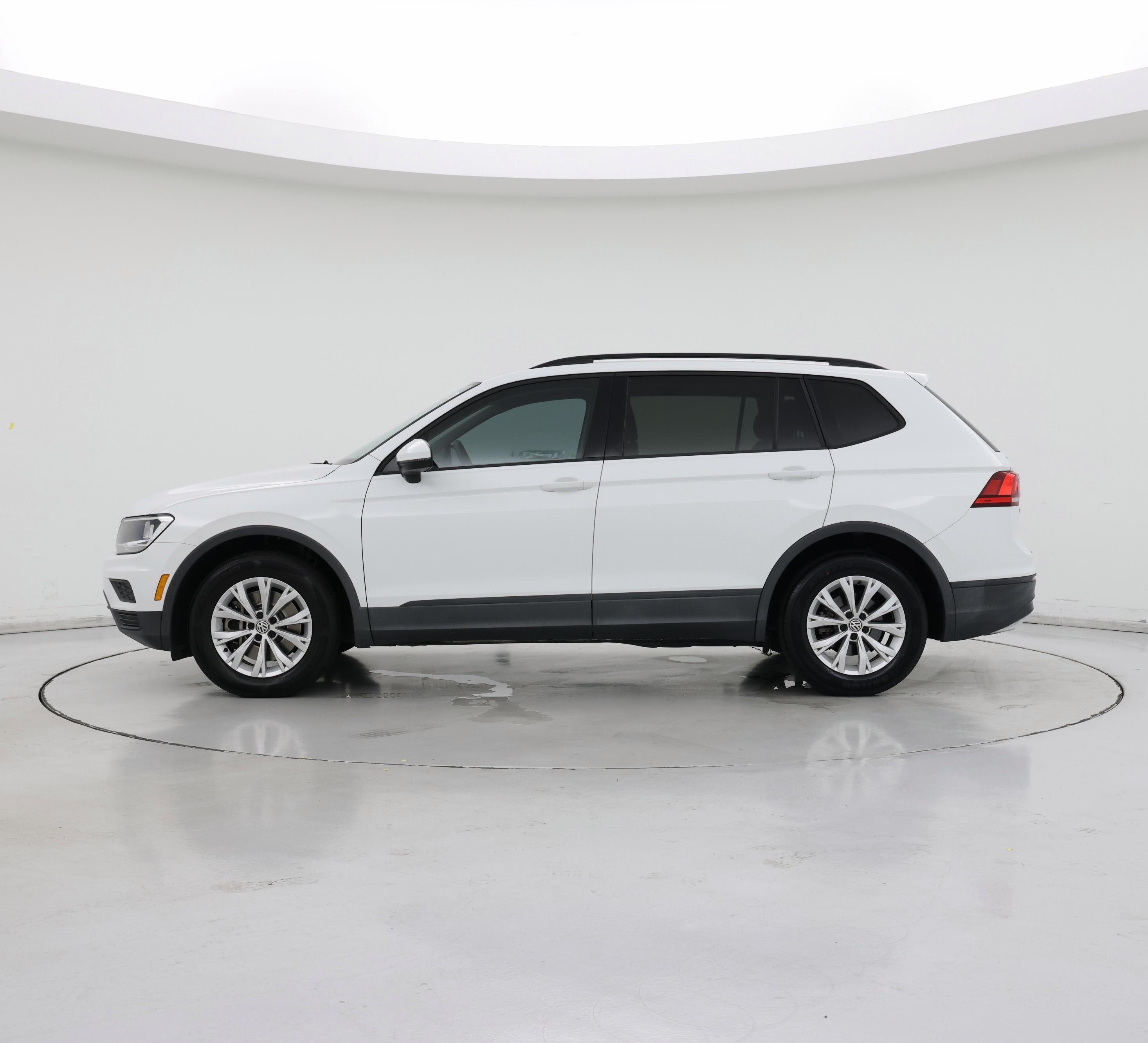 Thumbnail: 2019 Volkswagen Tiguan - 3