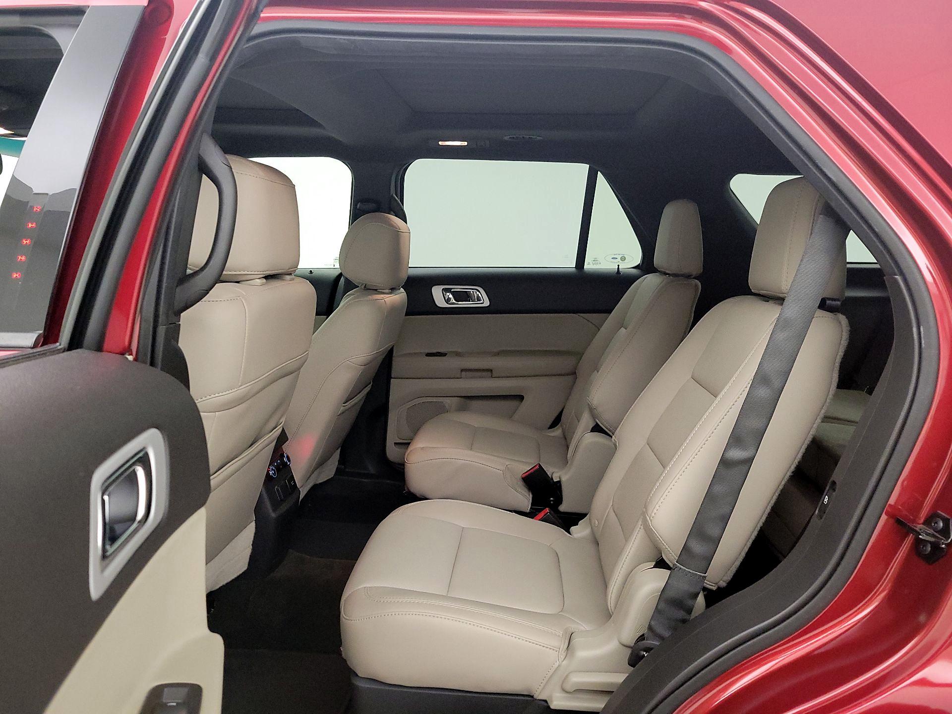 Thumbnail: 2015 Ford Explorer - 9
