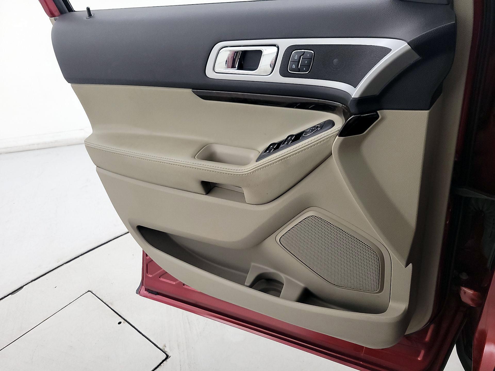 Thumbnail: 2015 Ford Explorer - 12