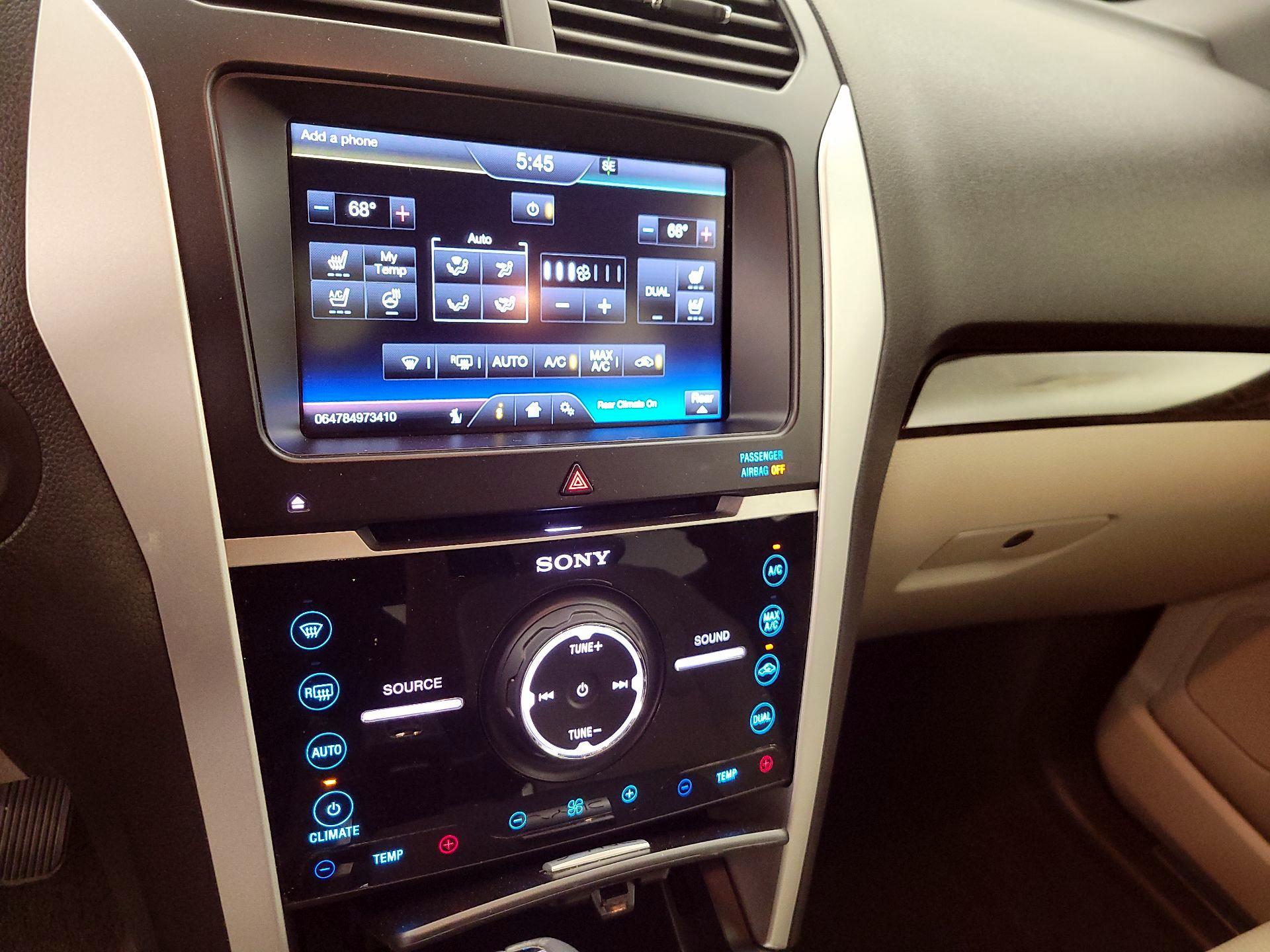 Thumbnail: 2015 Ford Explorer - 17