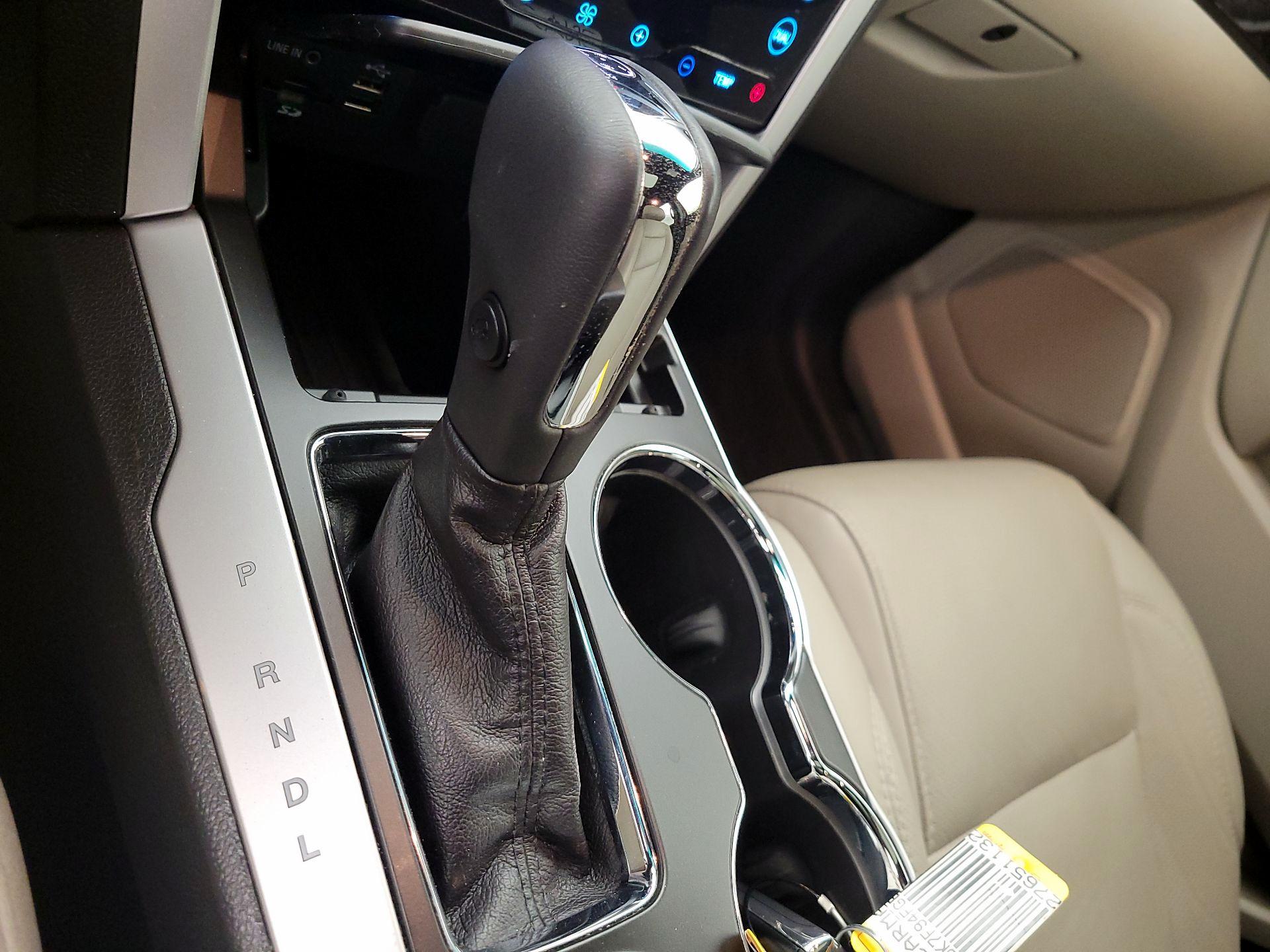 Thumbnail: 2015 Ford Explorer - 18