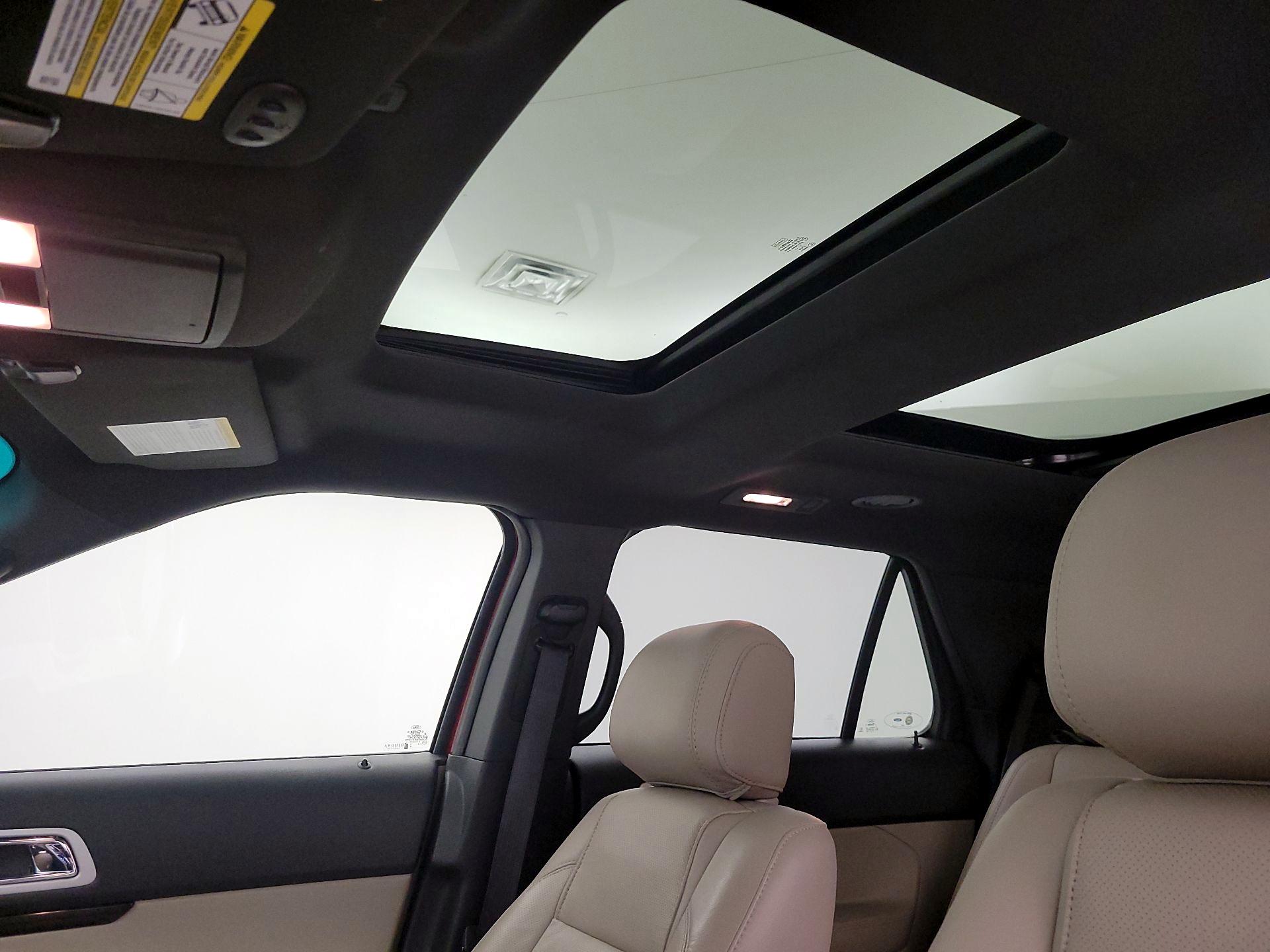 Thumbnail: 2015 Ford Explorer - 20