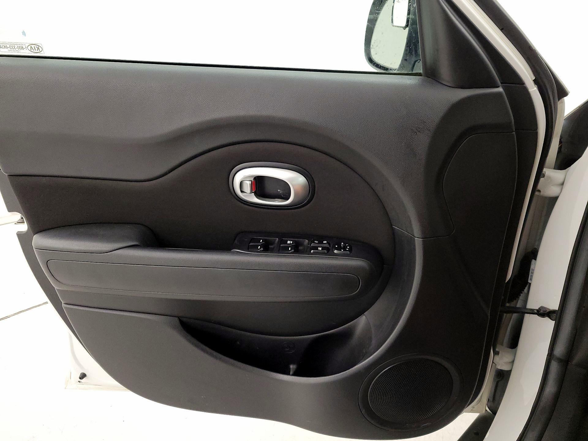 Thumbnail: 2016 Kia Soul - 12