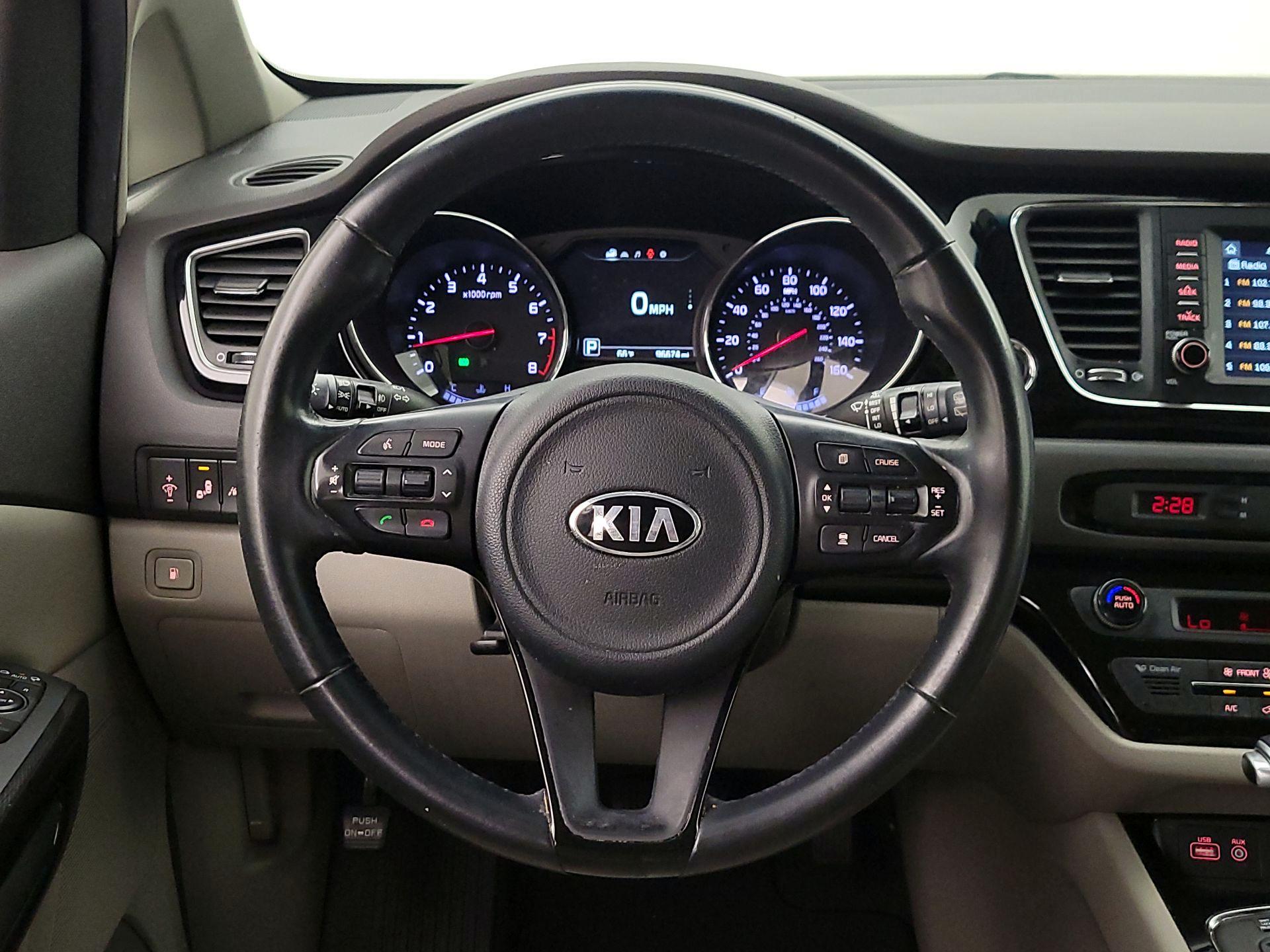 Thumbnail: 2017 Kia Sedona - 10