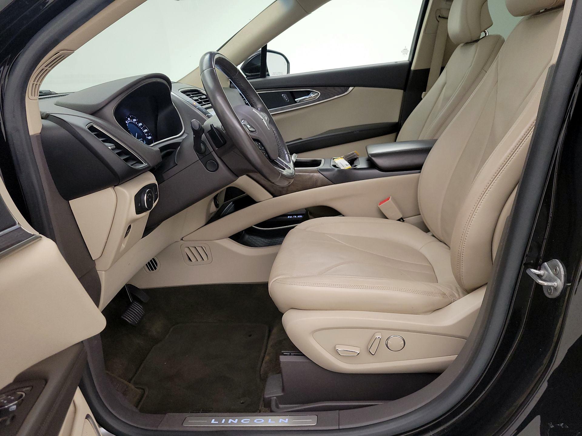 Thumbnail: 2017 Lincoln MKX - 11