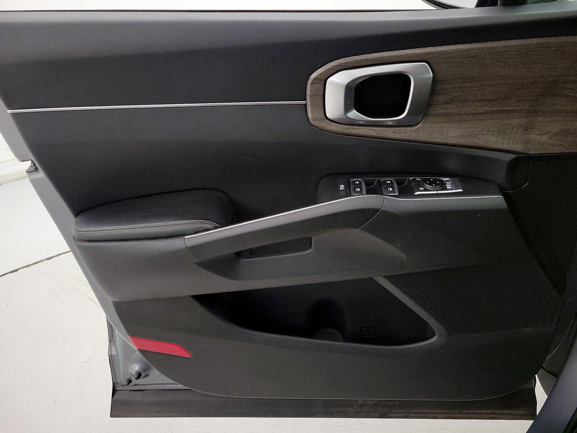 Thumbnail: 2022 Kia Sorento - 12