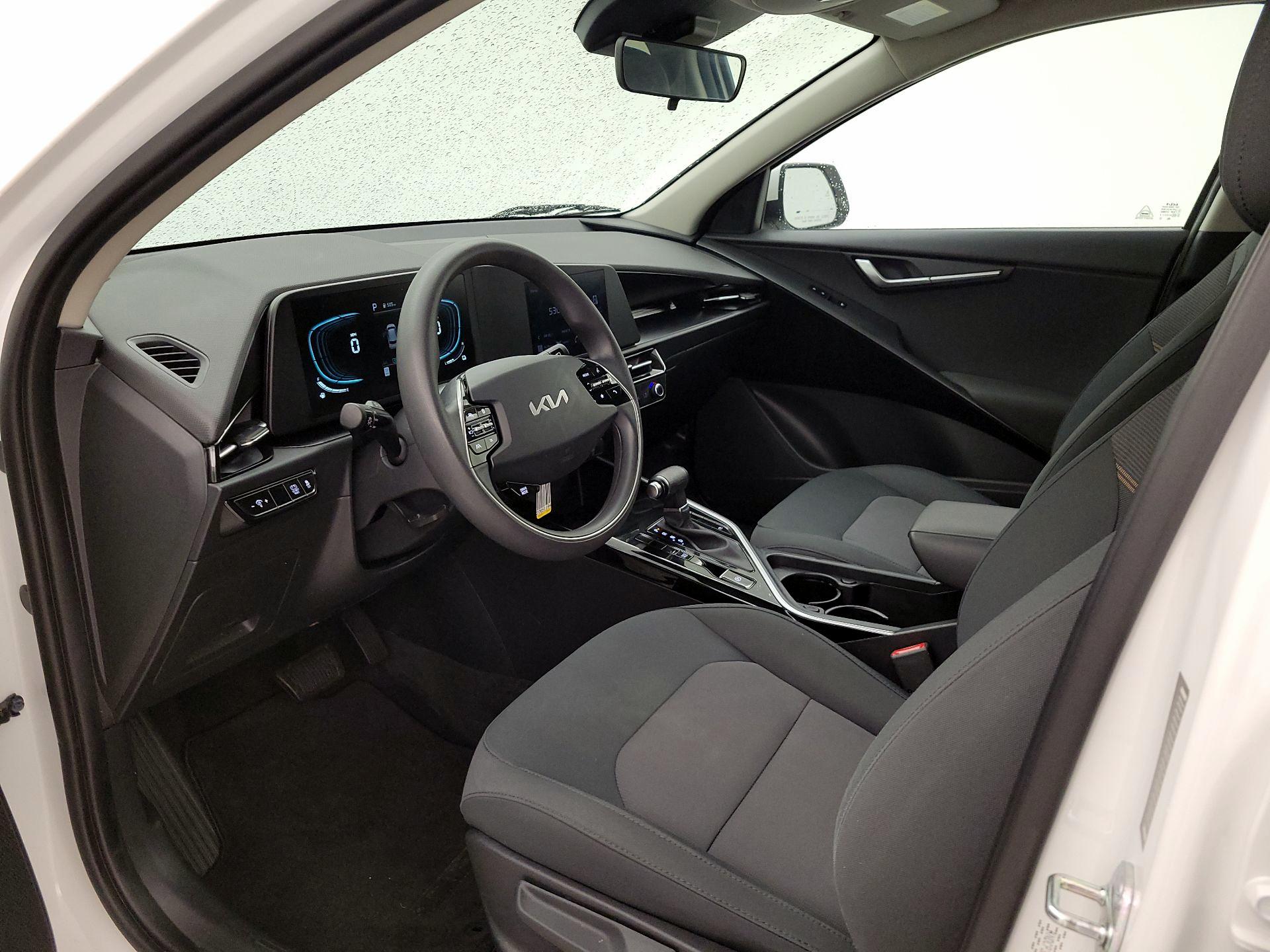 Thumbnail: 2023 Kia Niro - 11