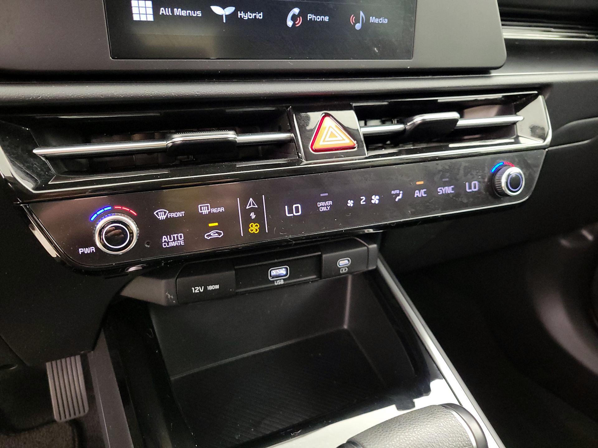 Thumbnail: 2023 Kia Niro - 16