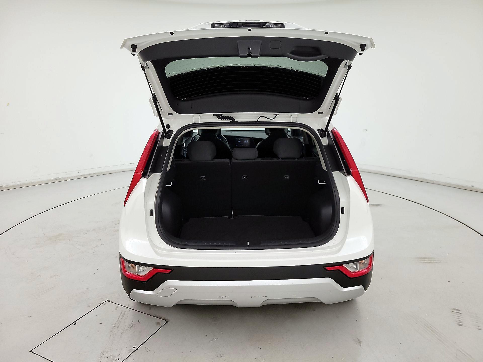 Thumbnail: 2023 Kia Niro - 20