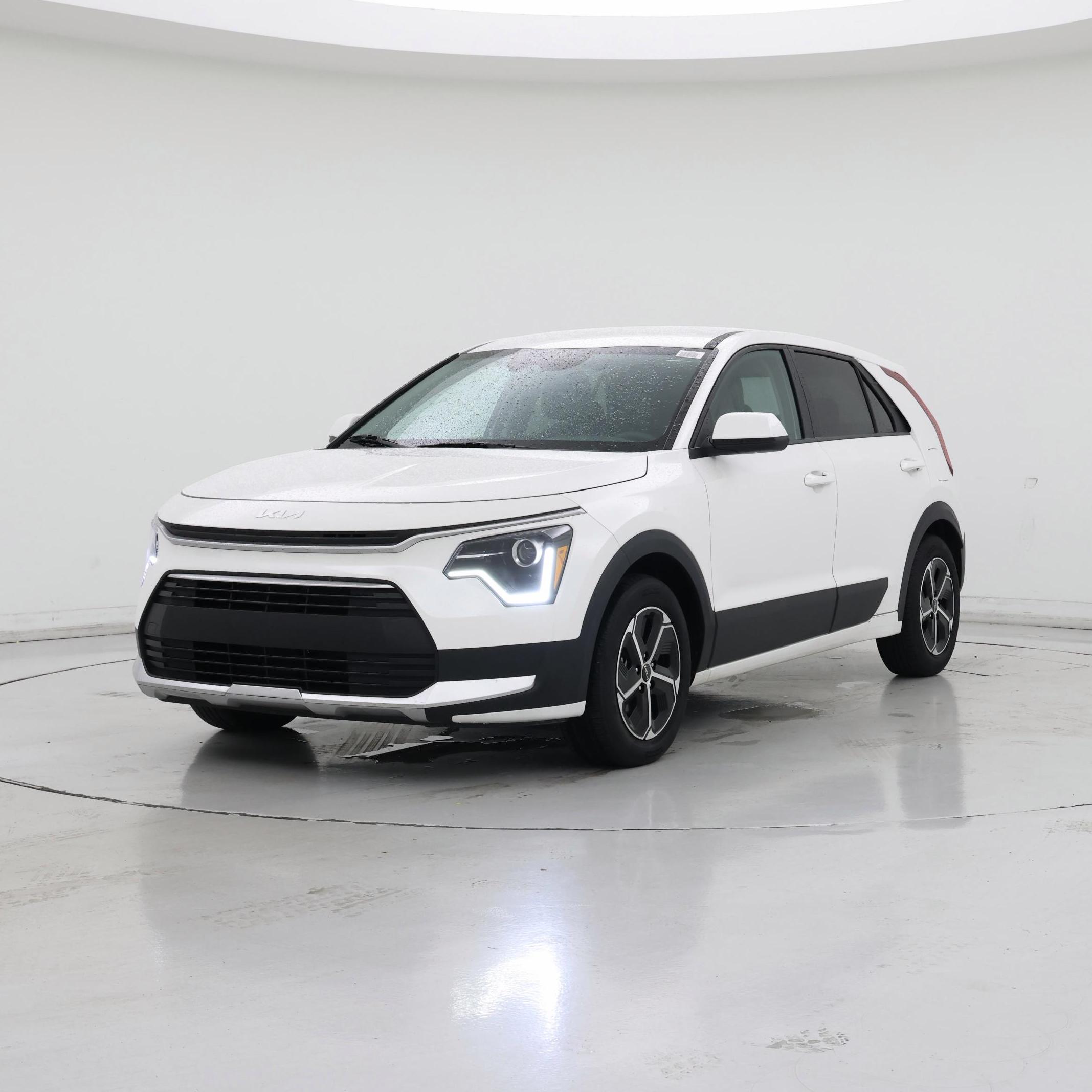 Thumbnail: 2023 Kia Niro - 4