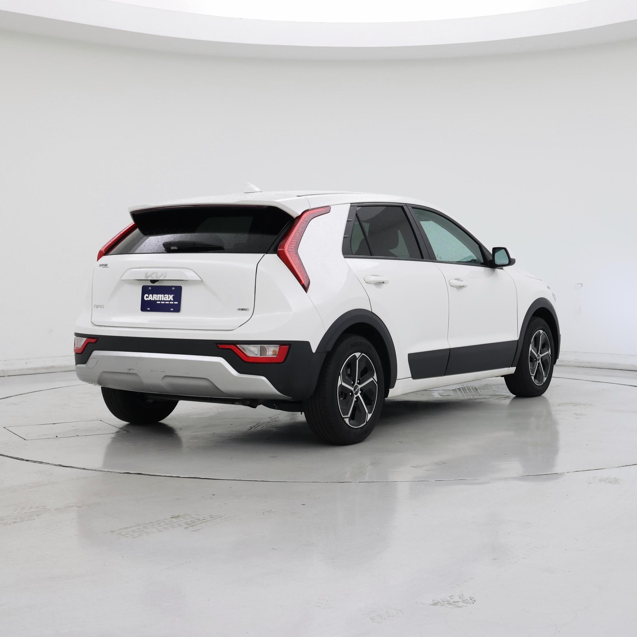 Thumbnail: 2023 Kia Niro - 8