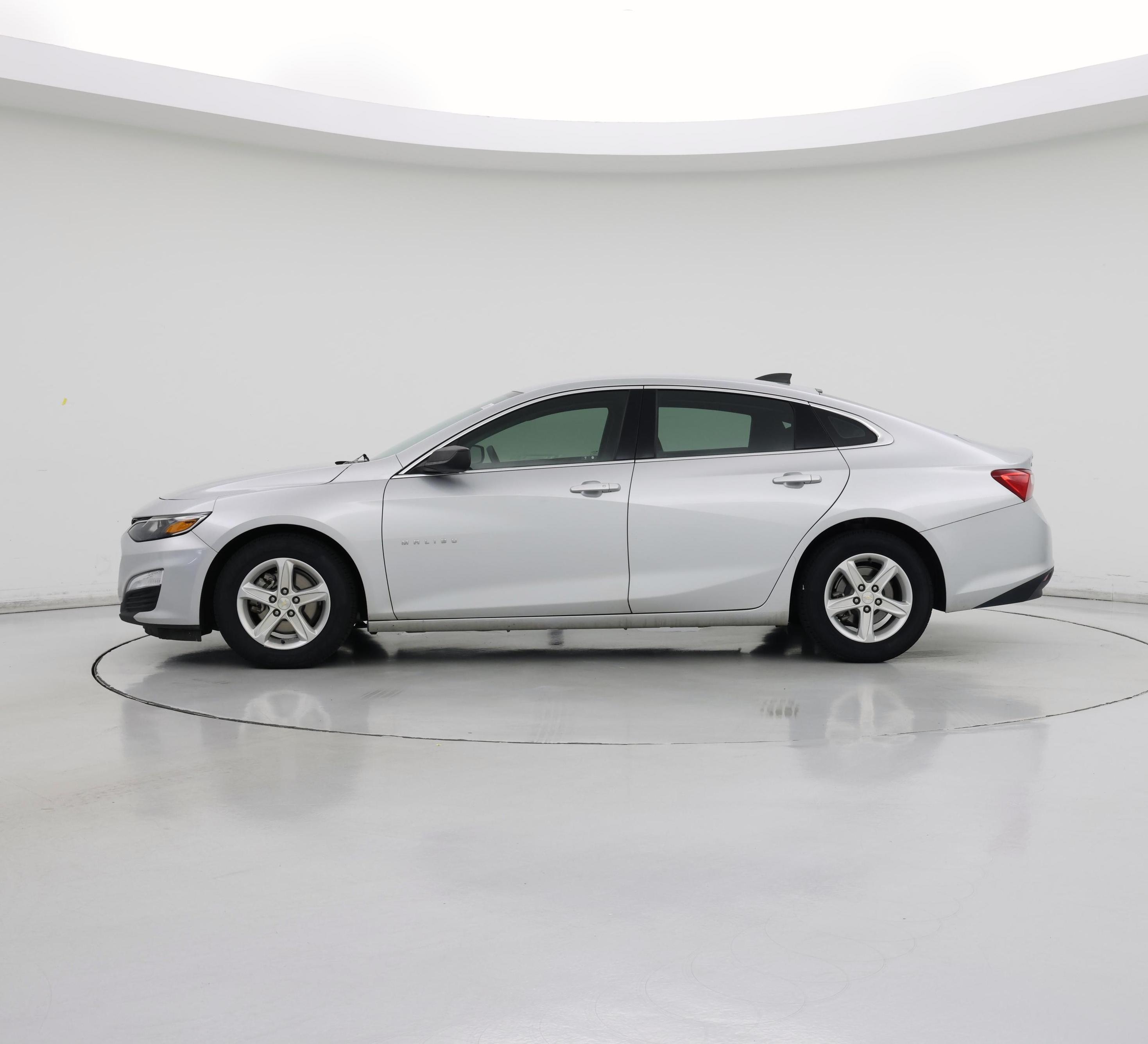 Thumbnail: 2020 Chevrolet Malibu - 3