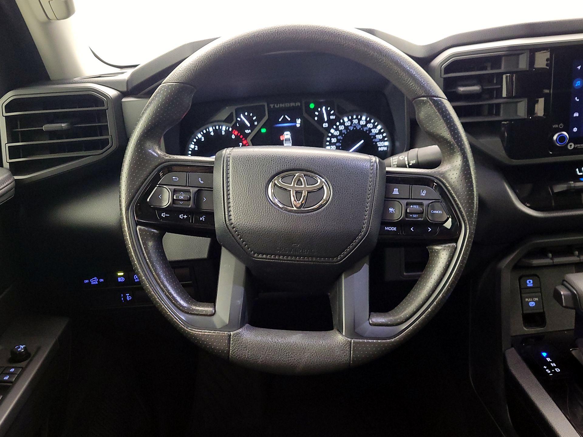 Thumbnail: 2022 Toyota Tundra - 10