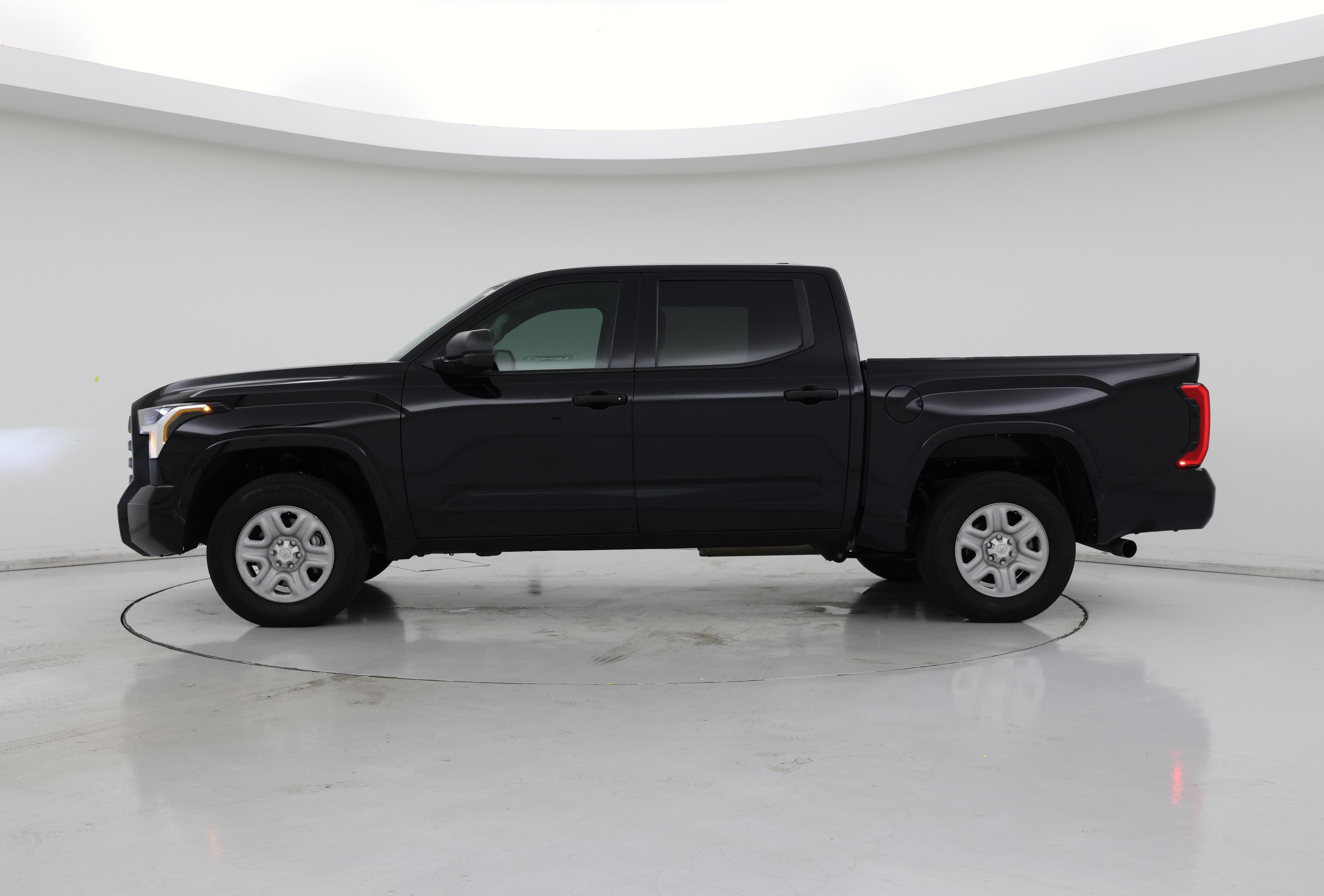 Thumbnail: 2022 Toyota Tundra - 3