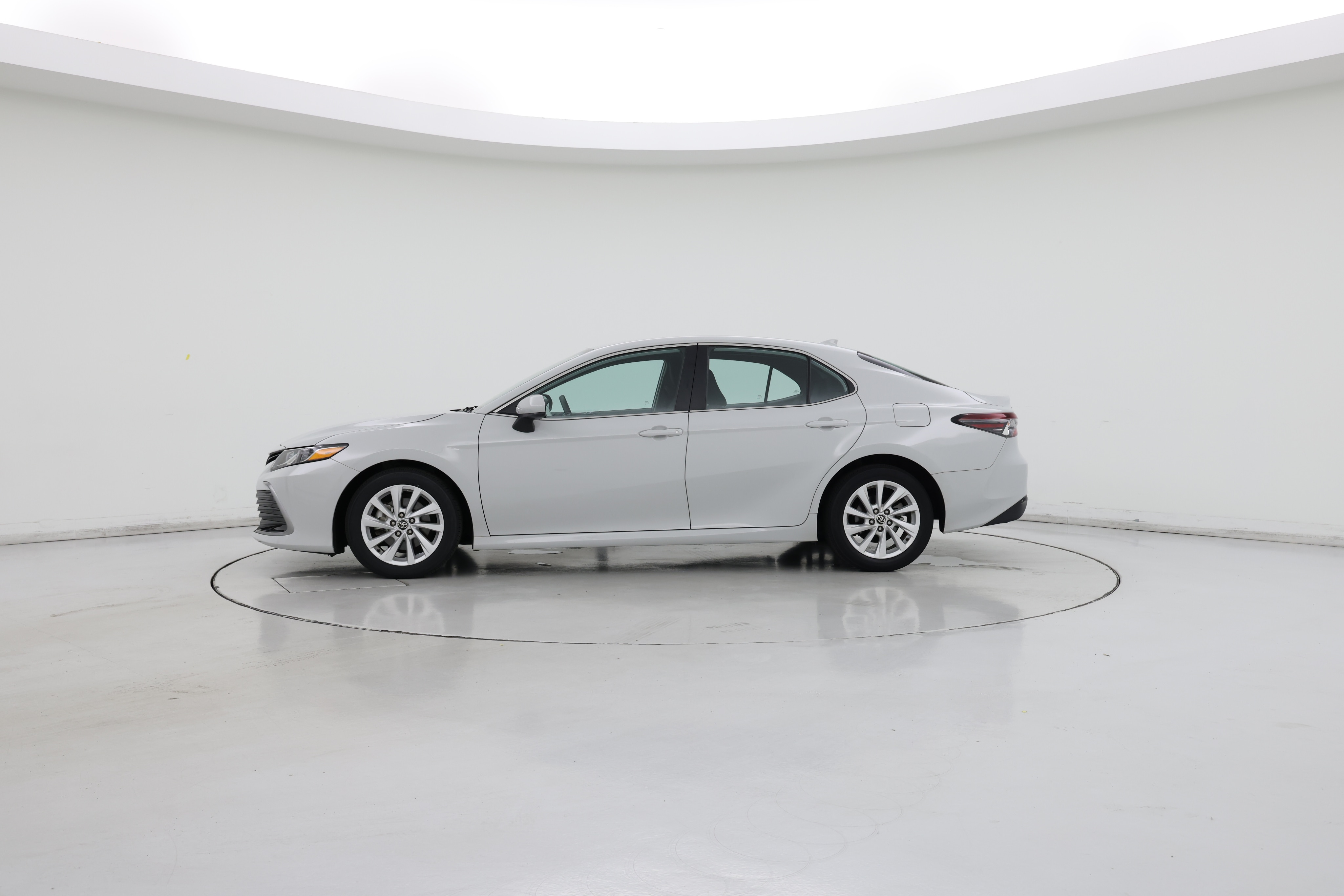 Thumbnail: 2022 Toyota Camry - 3