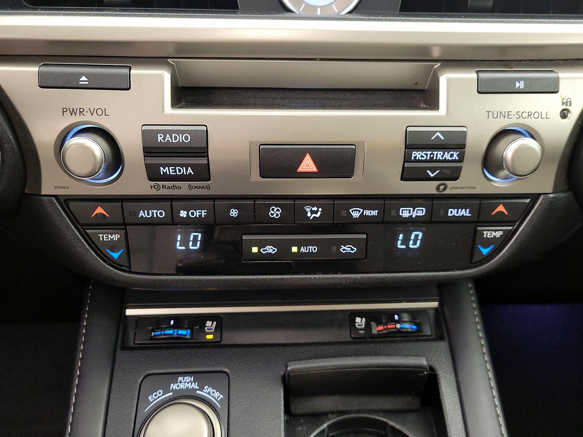 Thumbnail: 2017 Lexus ES - 16