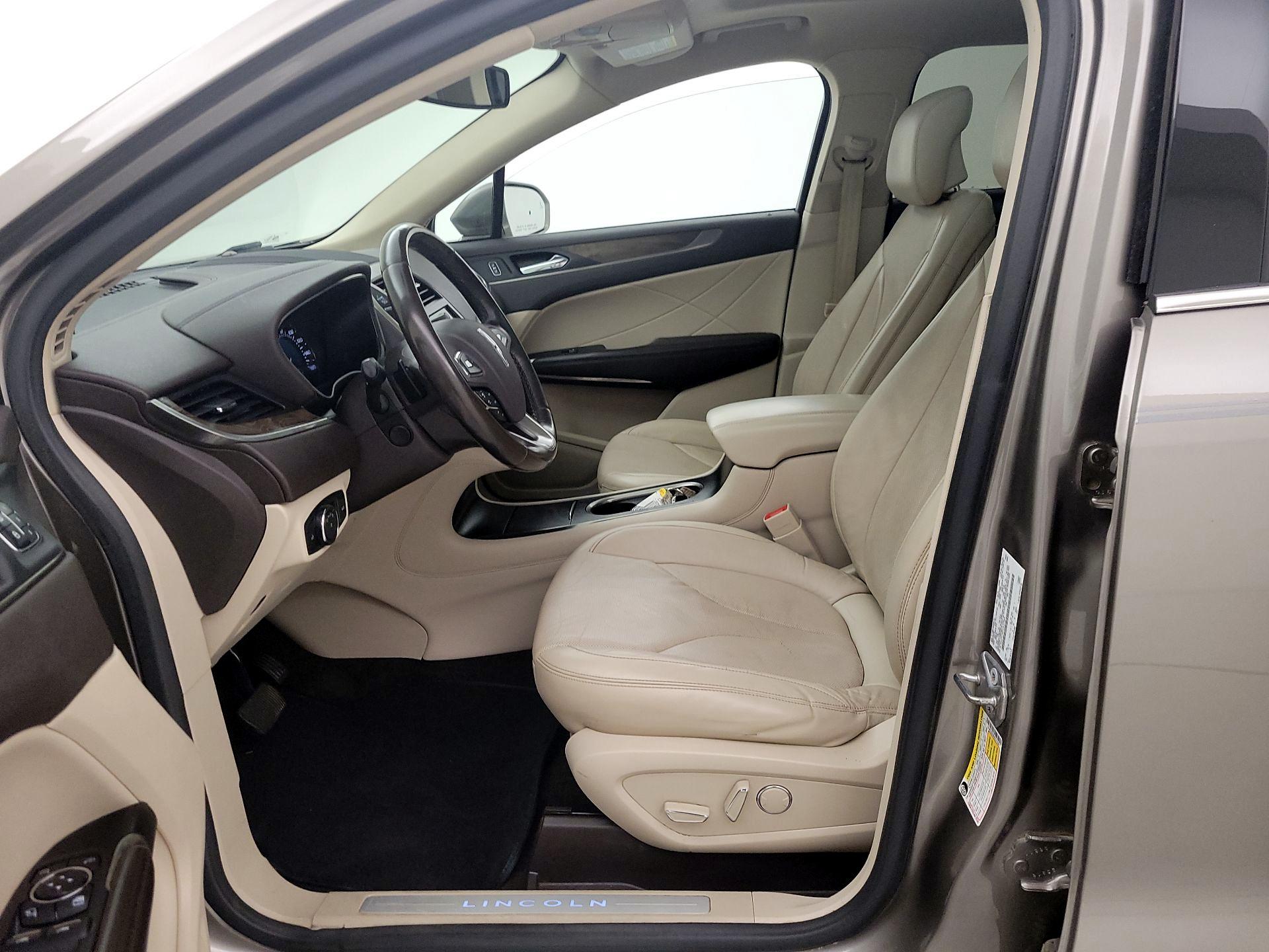 Thumbnail: 2017 Lincoln MKC - 11