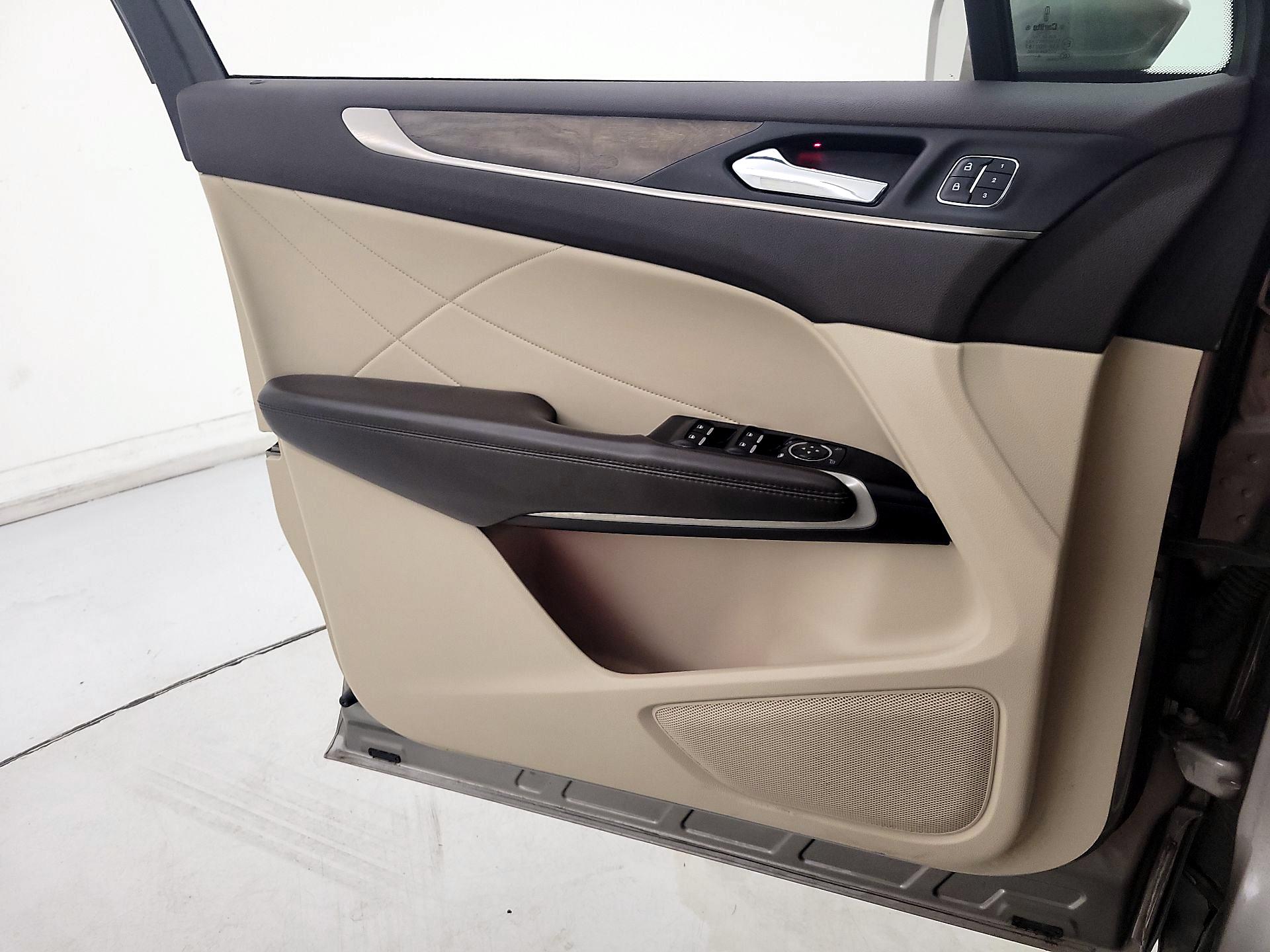 Thumbnail: 2017 Lincoln MKC - 12