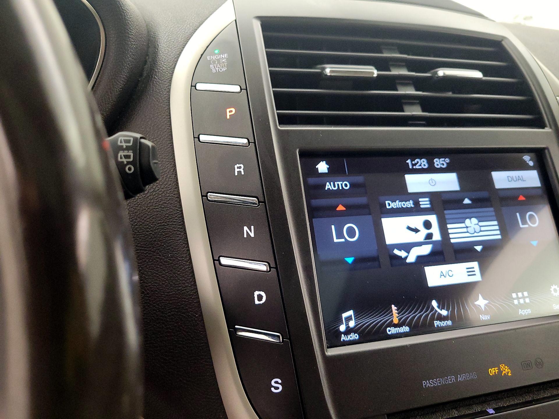 Thumbnail: 2017 Lincoln MKC - 18