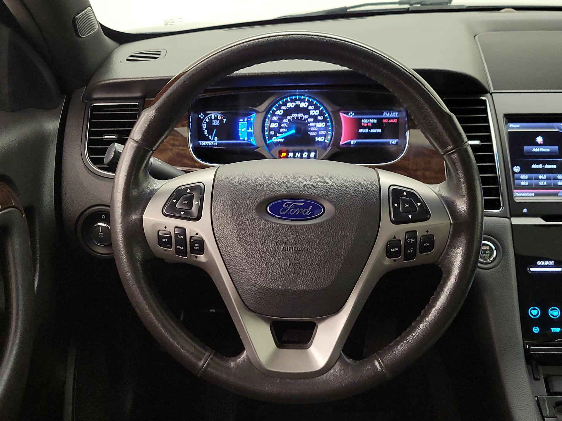 Thumbnail: 2016 Ford Taurus - 10